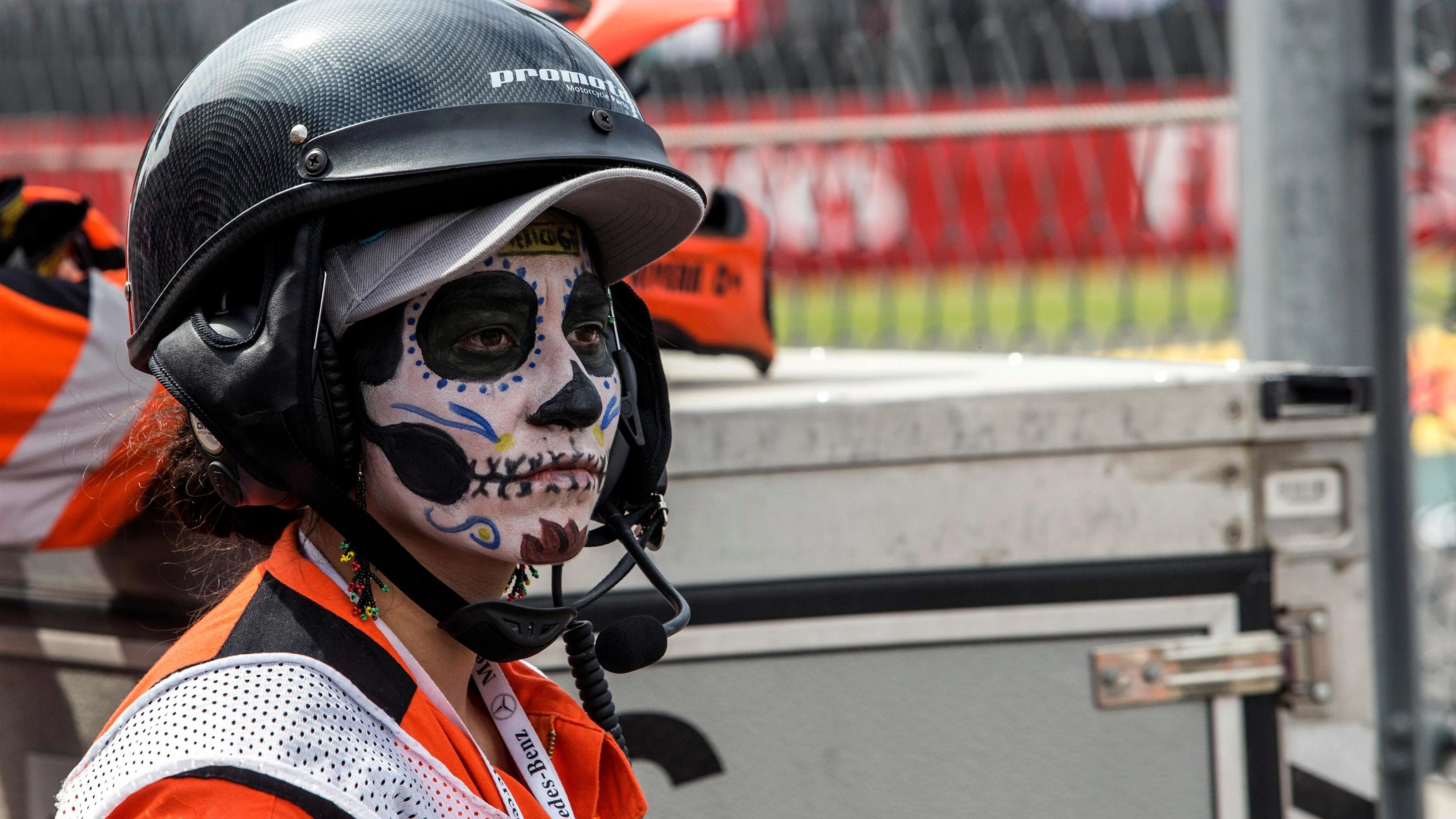 Marshal with Day Of The Dead face paint at Formula One World Championship, Rd19, Mexican Grand