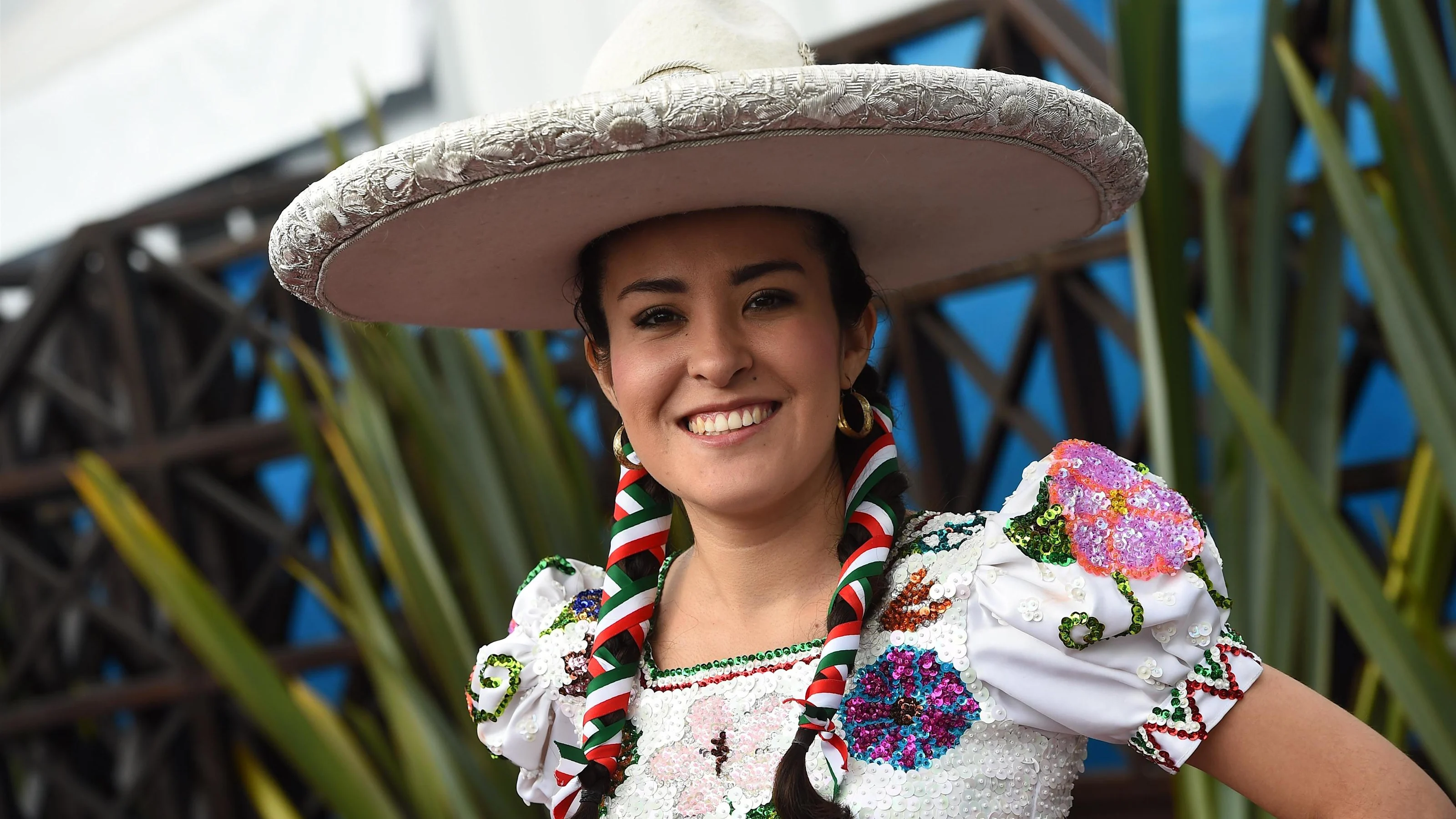 Mexican Dancers at Formula One World Championship, Rd19, Mexican Grand Prix, Race, Circuit Hermanos
