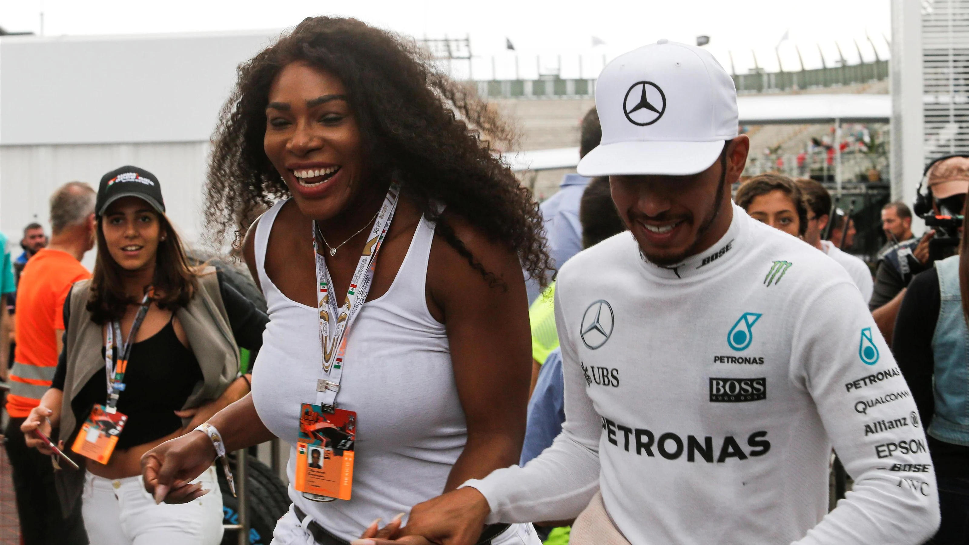 Race winner Lewis Hamilton (GBR) Mercedes AMG F1 celebrates with Serena Williams (USA) Tennis