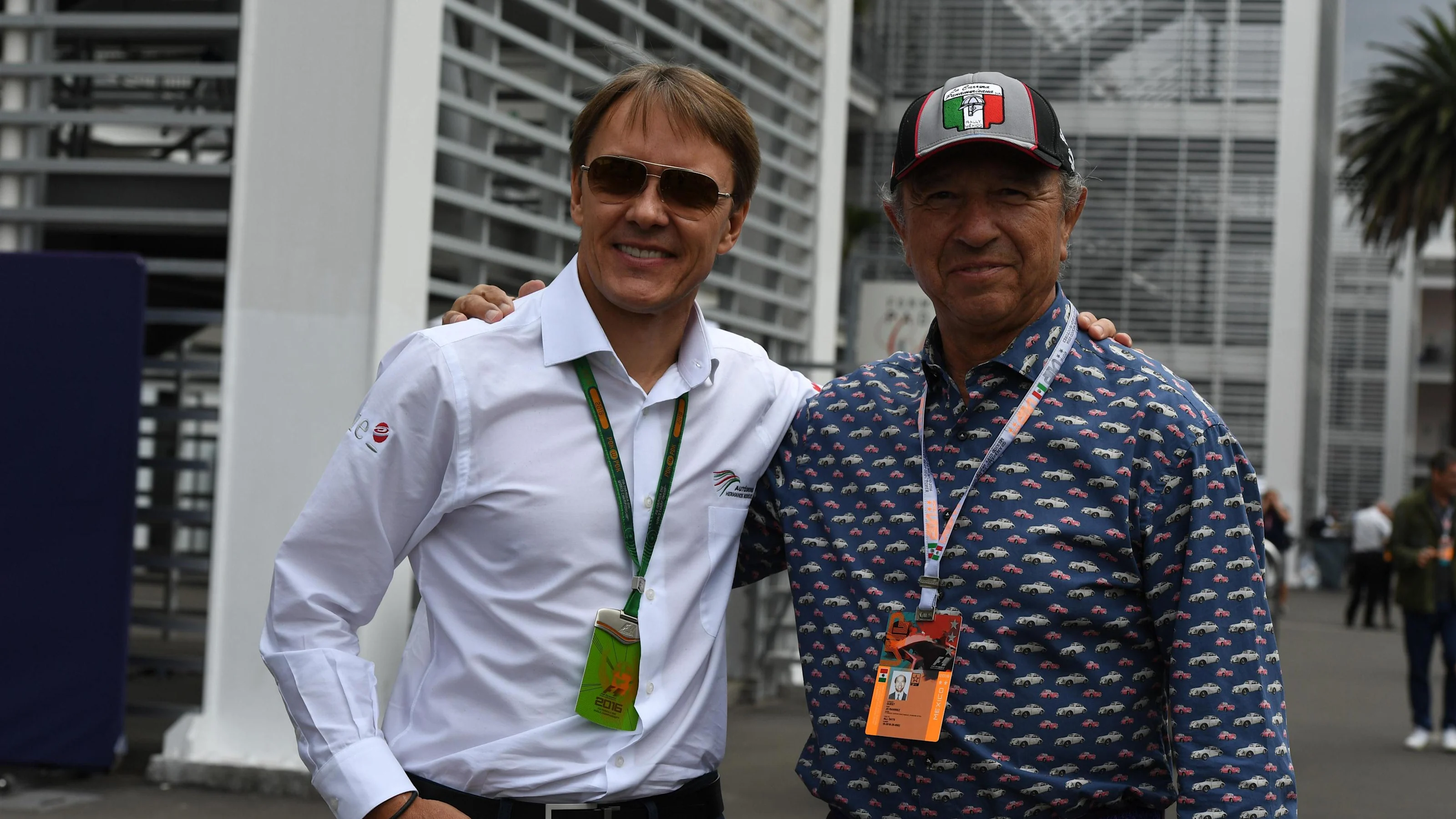 Jo Ramirez (MEX) and Adrian Fernandez (MEX) at Formula One World Championship, Rd19, Mexican Grand