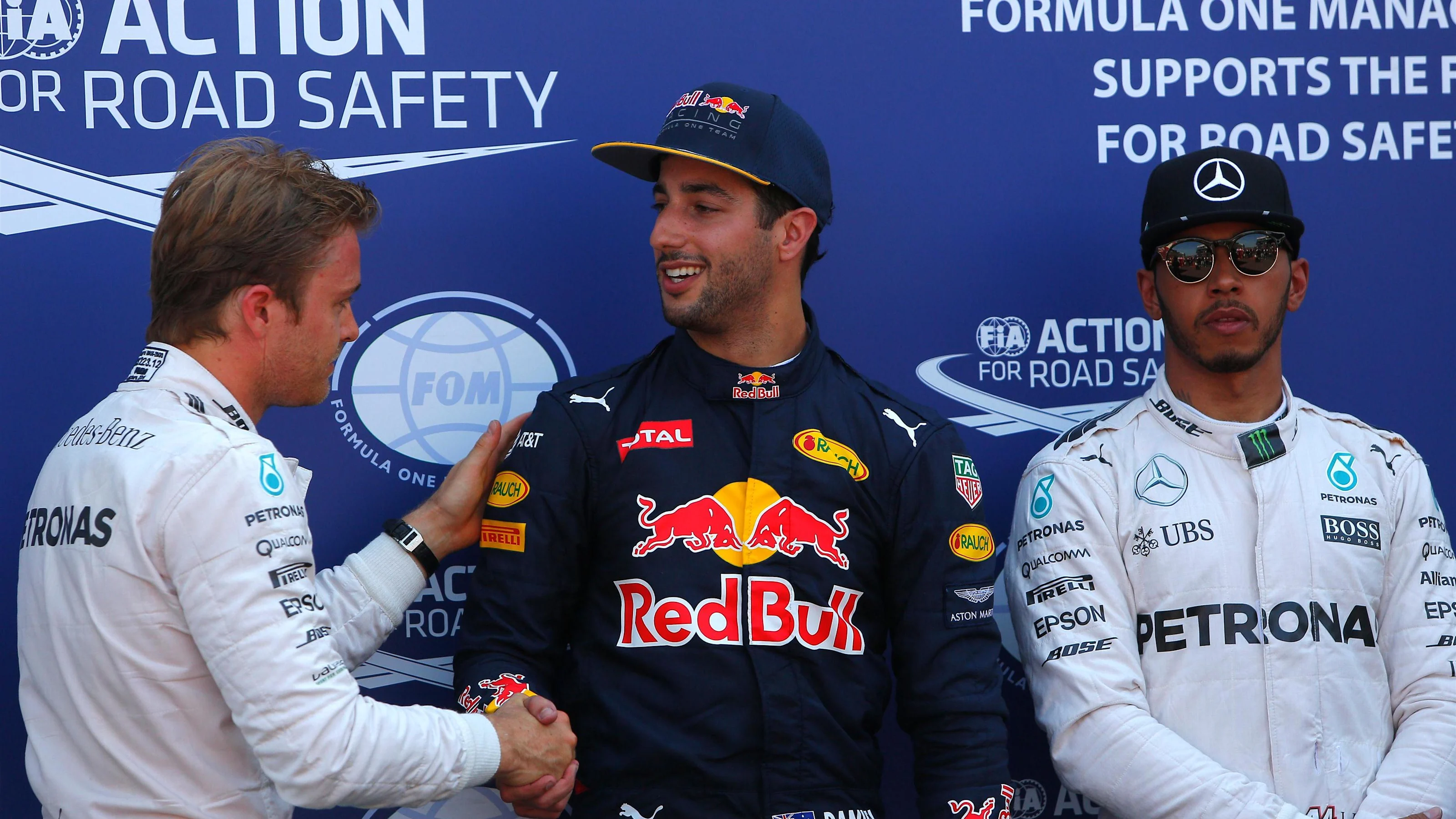 (L to R): Nico Rosberg (GER) Mercedes AMG F1, pole sitter Daniel Ricciardo (AUS) Red Bull Racing