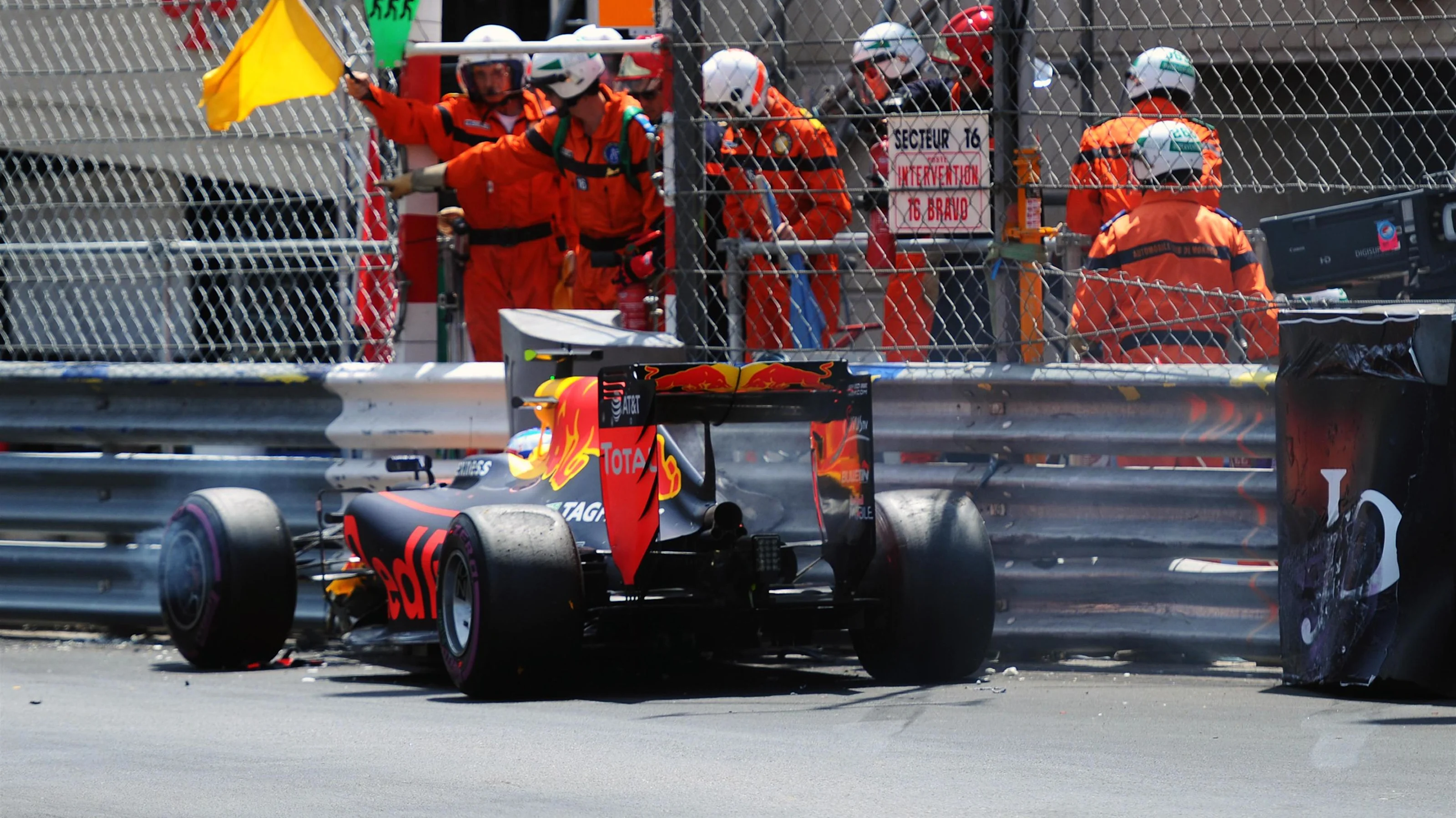 Max Verstappen (NED) Red Bull Racing RB12 crashes in Q1 at Formula One World Championship, Rd6,