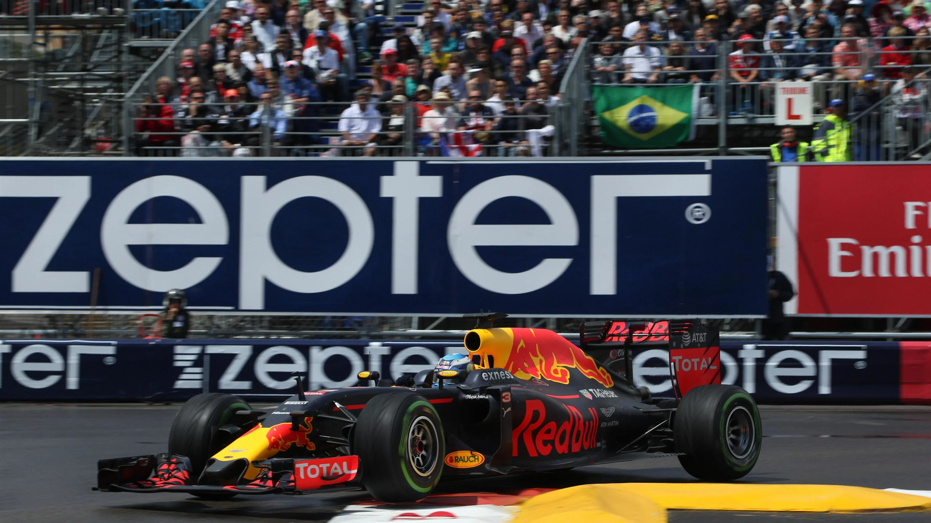Daniel Ricciardo (AUS) Red Bull Racing RB12 at Formula One World Championship, Rd6, Monaco Grand