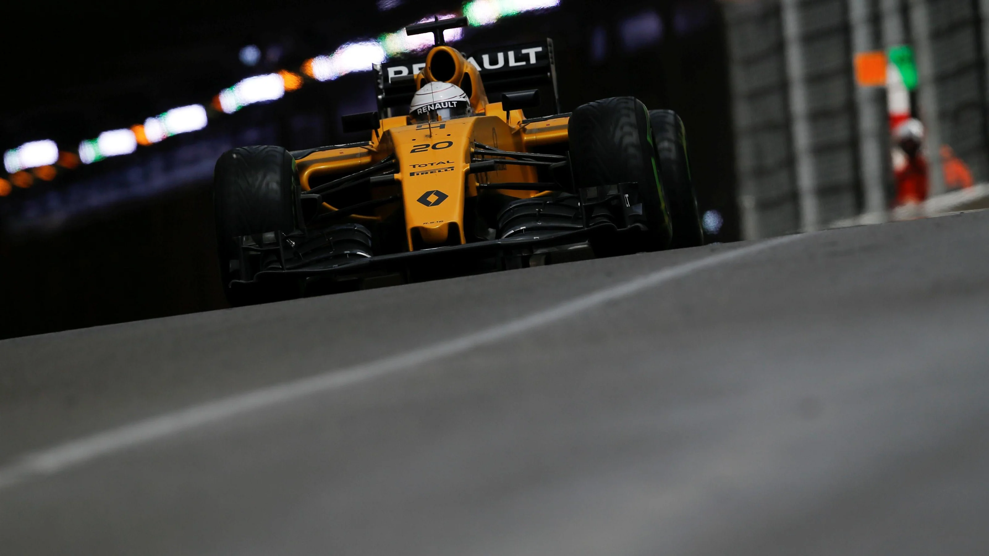 Kevin Magnussen (DEN) Renault Sport F1 Team RS16 at Formula One World Championship, Rd6, Monaco