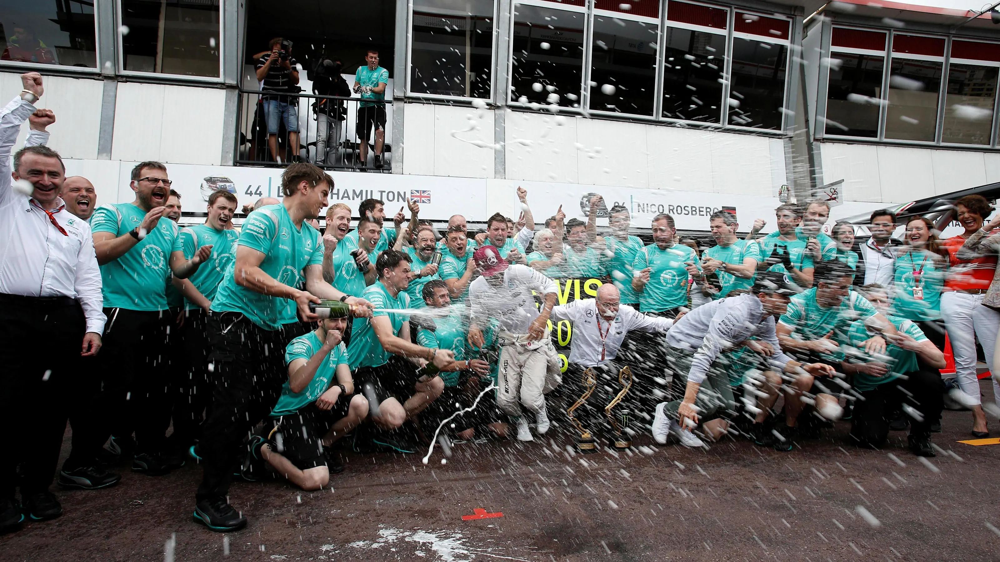 Race winner Lewis Hamilton (GBR) Mercedes AMG F1 celebrates with the team and the champagne at