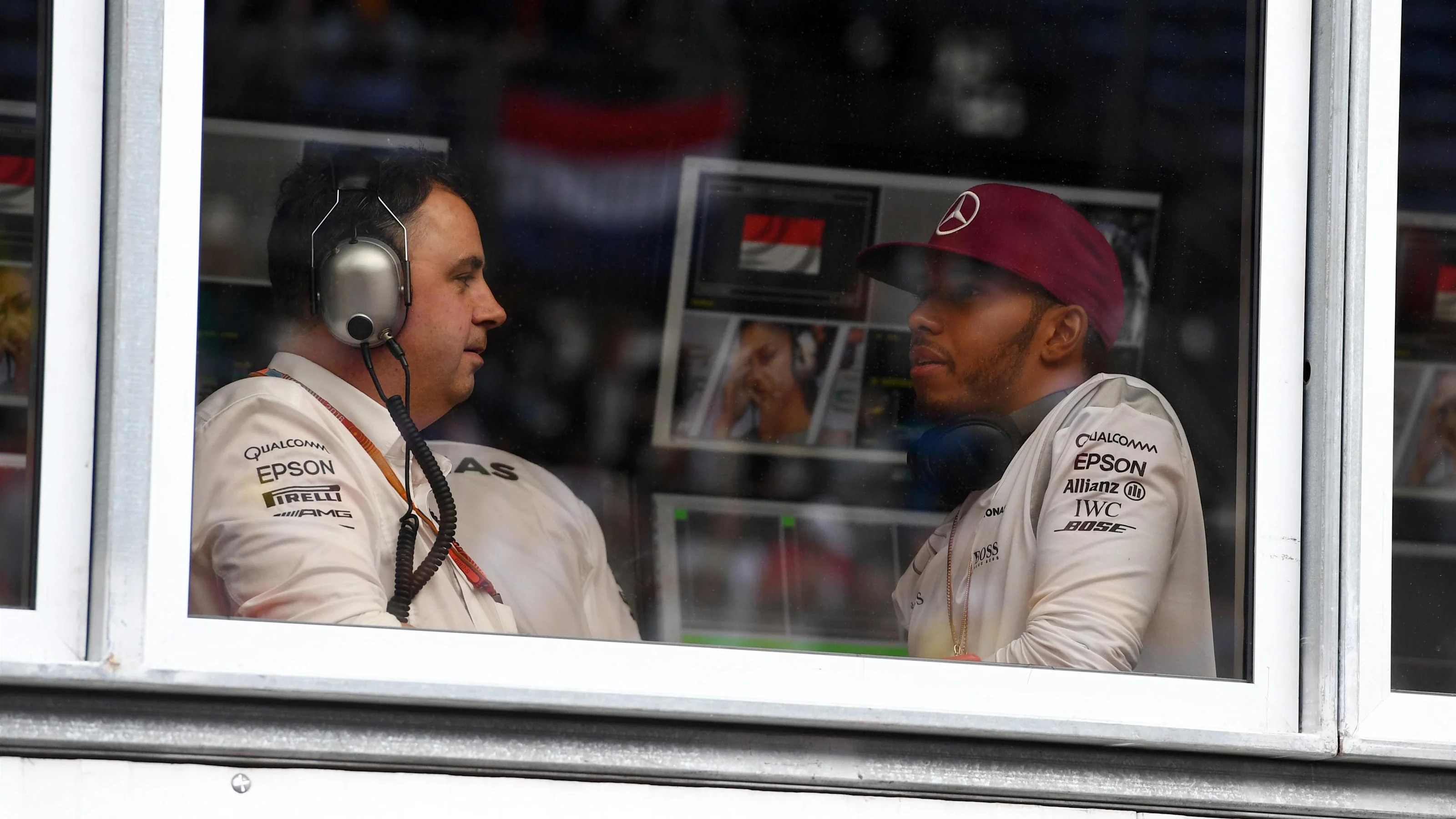 Lewis Hamilton (GBR) Mercedes-Benz F1 W07 Hybrid and Ron Meadows (GBR) Mercedes AMG F1 Team Manager
