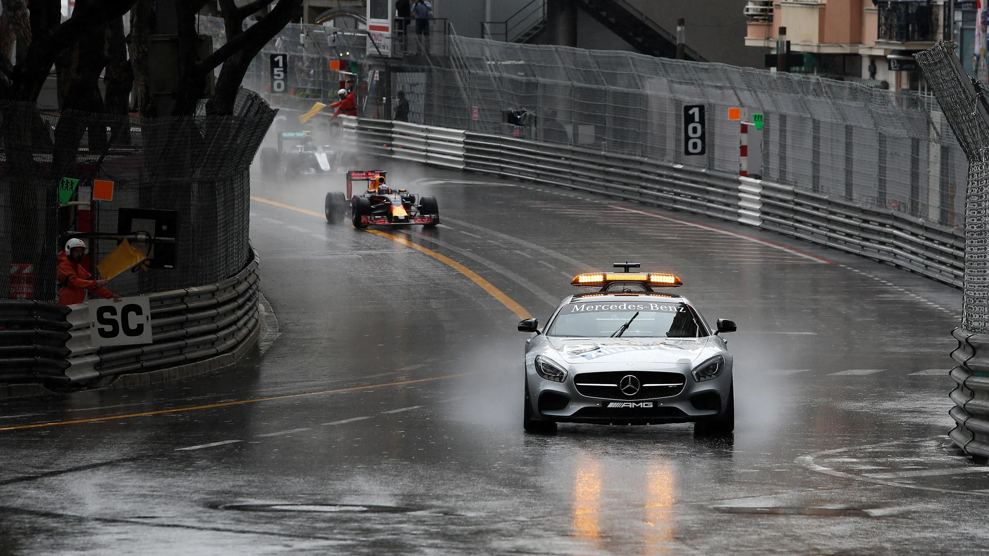 Safety leads at the satrt of the race at Formula One World Championship, Rd6, Monaco Grand Prix,