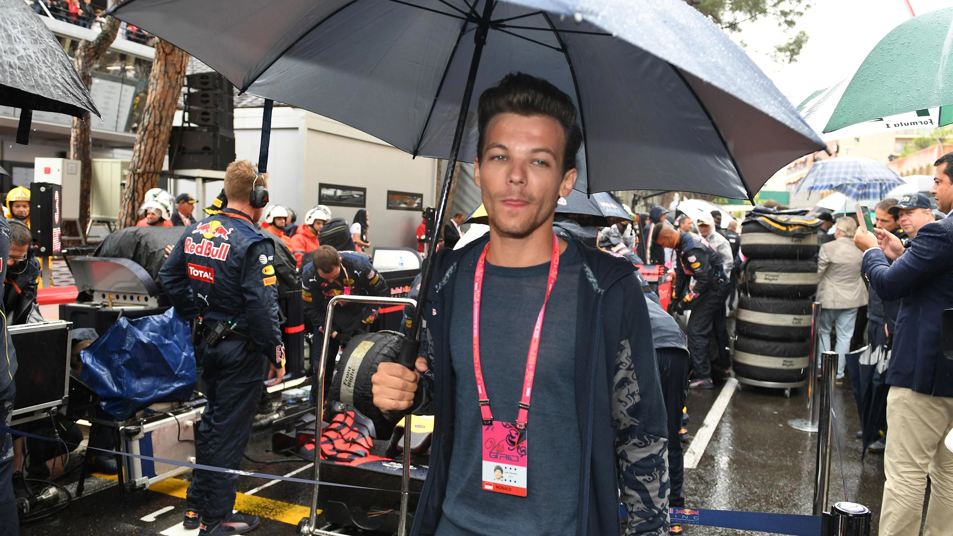 Louis Tomlinson (GBR) Singer on the grid at Formula One World Championship, Rd6, Monaco Grand