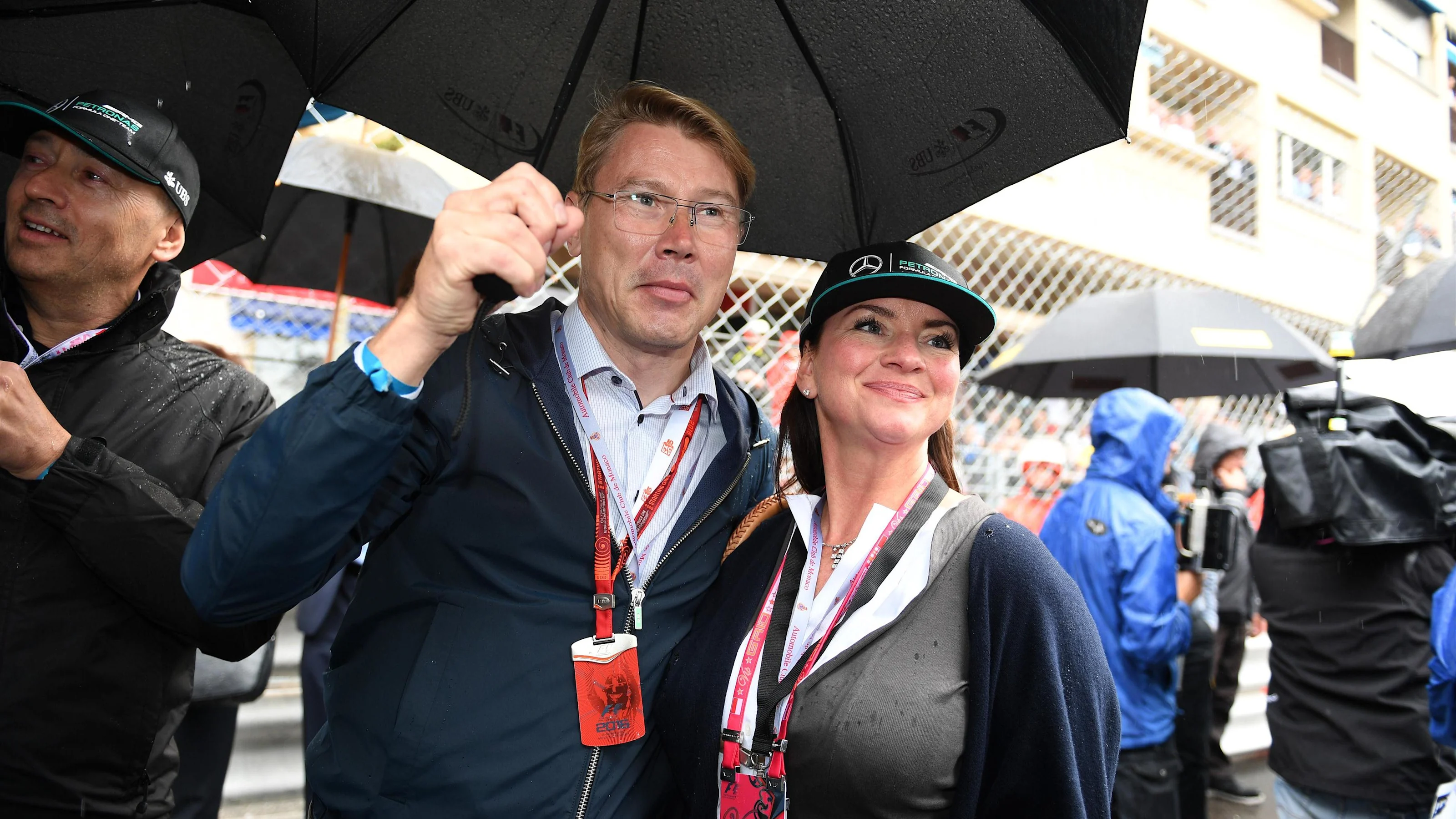 Mika Hakkinen (FIN) with Emma Lynch, Actress, on the grid at Formula One World Championship, Rd6,