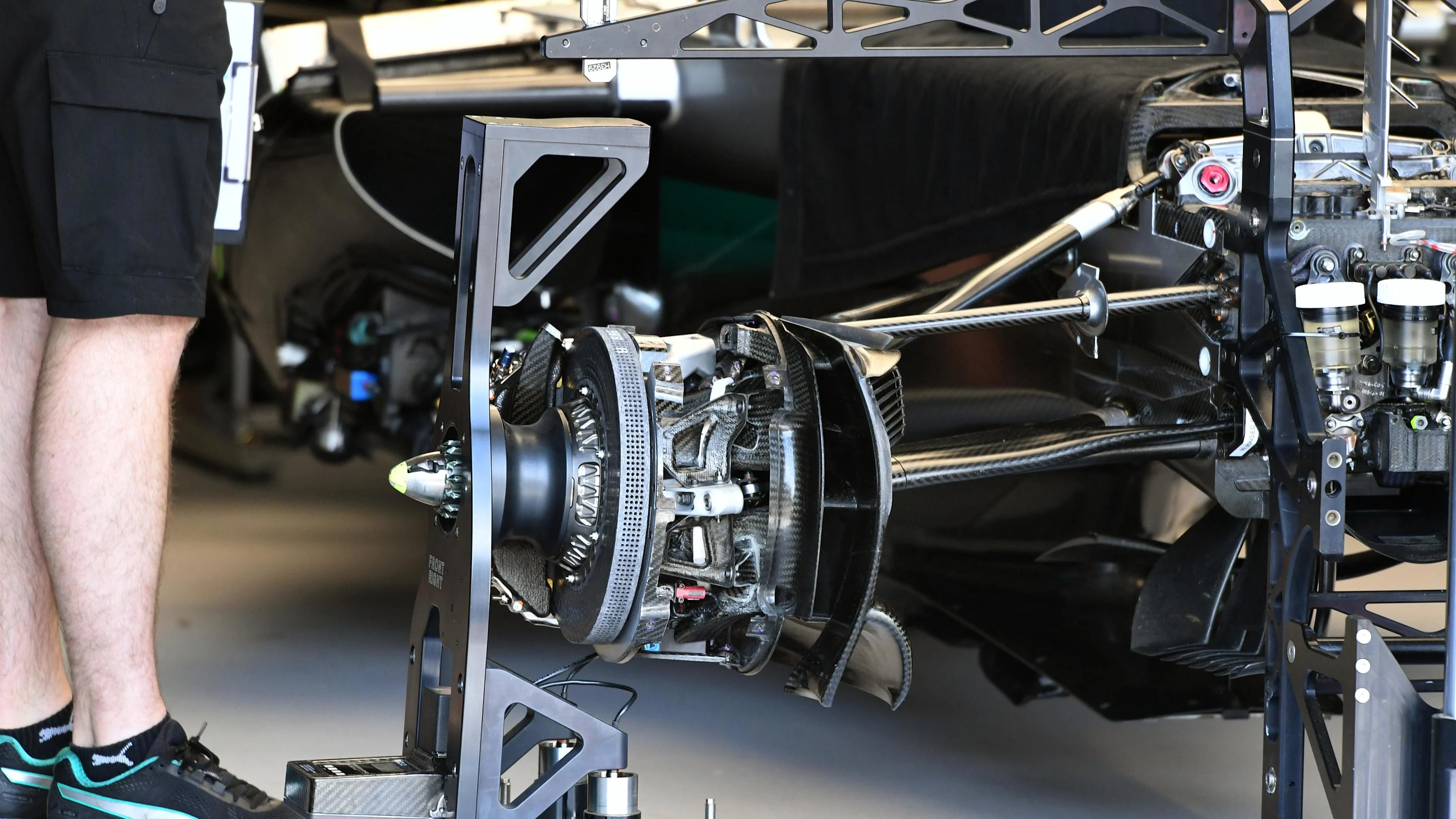 Mercedes-Benz F1 W07 Hybrid front brake and wheel hub at Formula One World Championship, Rd6,