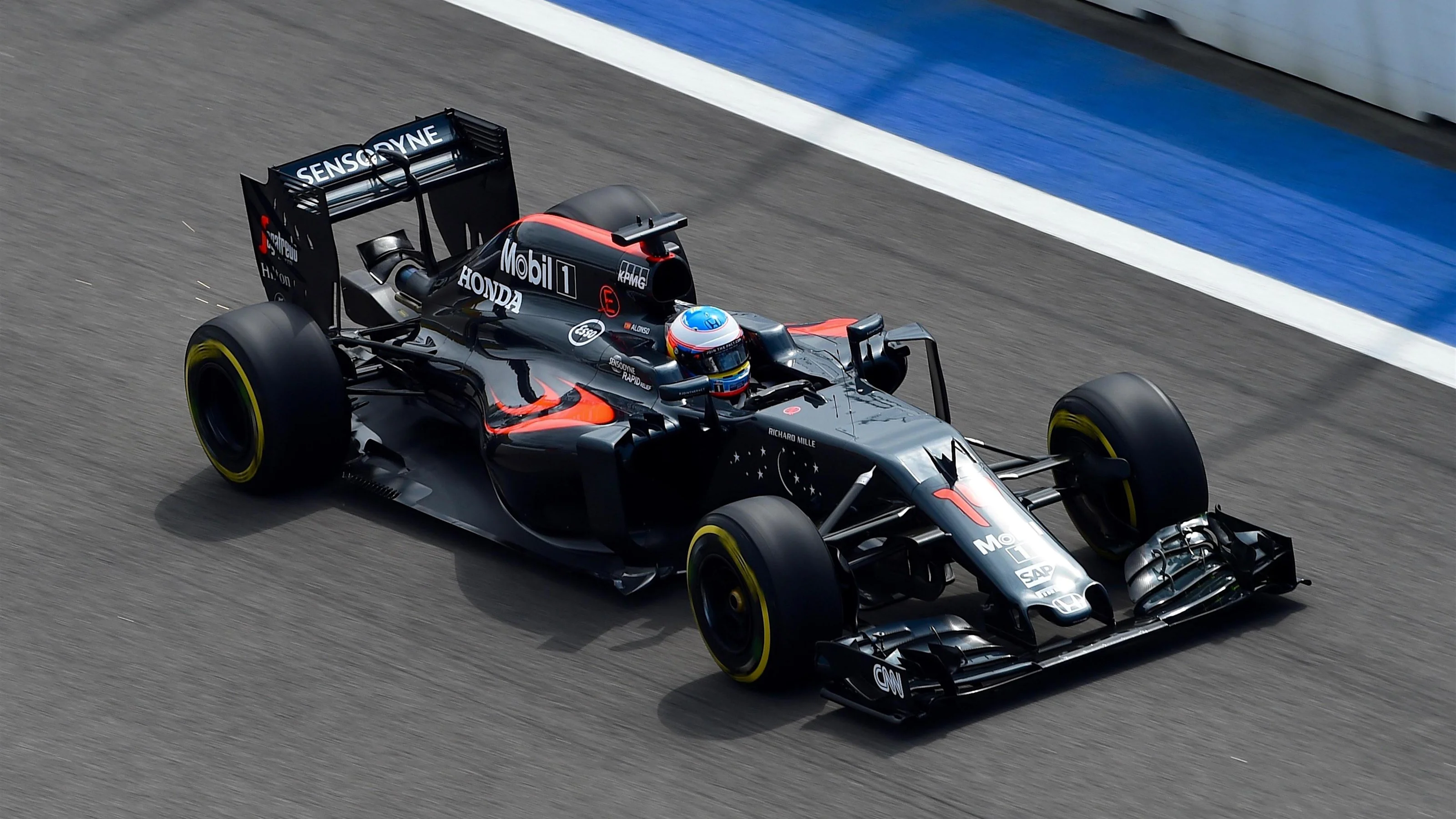 Fernando Alonso (ESP) McLaren MP4-31 at Formula One World Championship, Rd4, Russian Grand Prix,