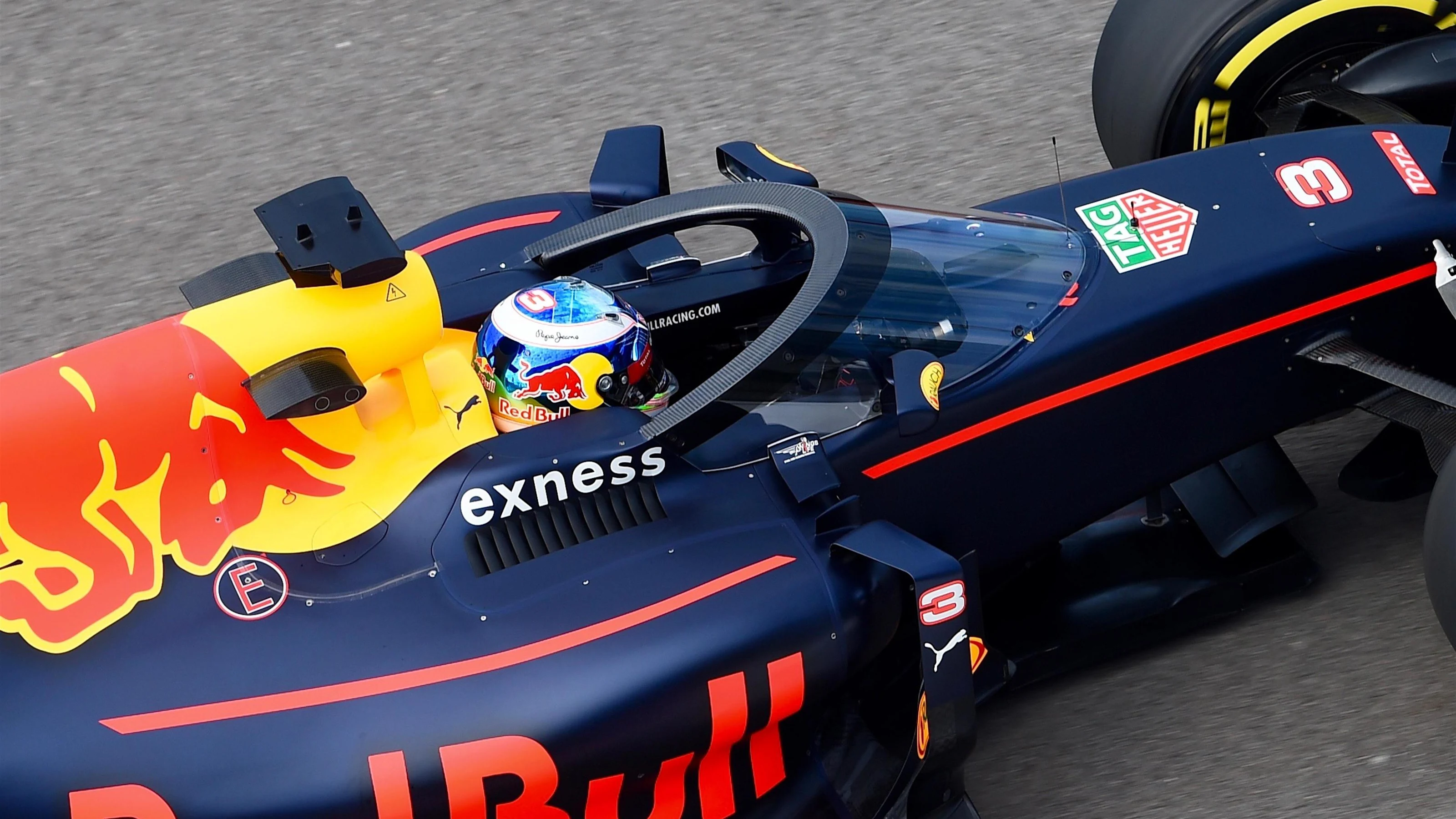 Daniel Ricciardo (AUS) Red Bull Racing RB12 with aeroscreen at Formula One World Championship, Rd4,
