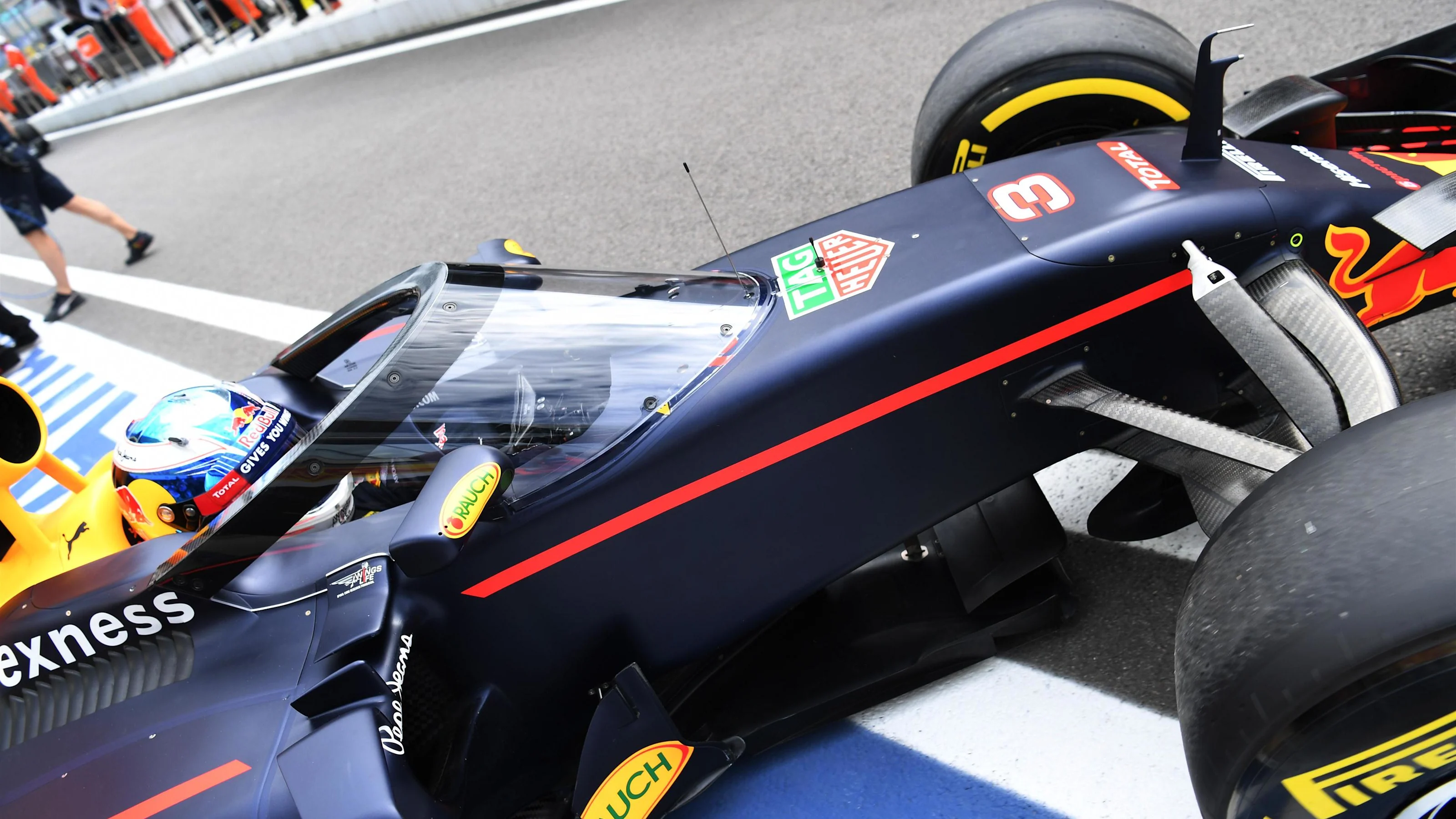 Daniel Ricciardo (AUS) Red Bull Racing RB12 with aeroscreen at Formula One World Championship, Rd4,