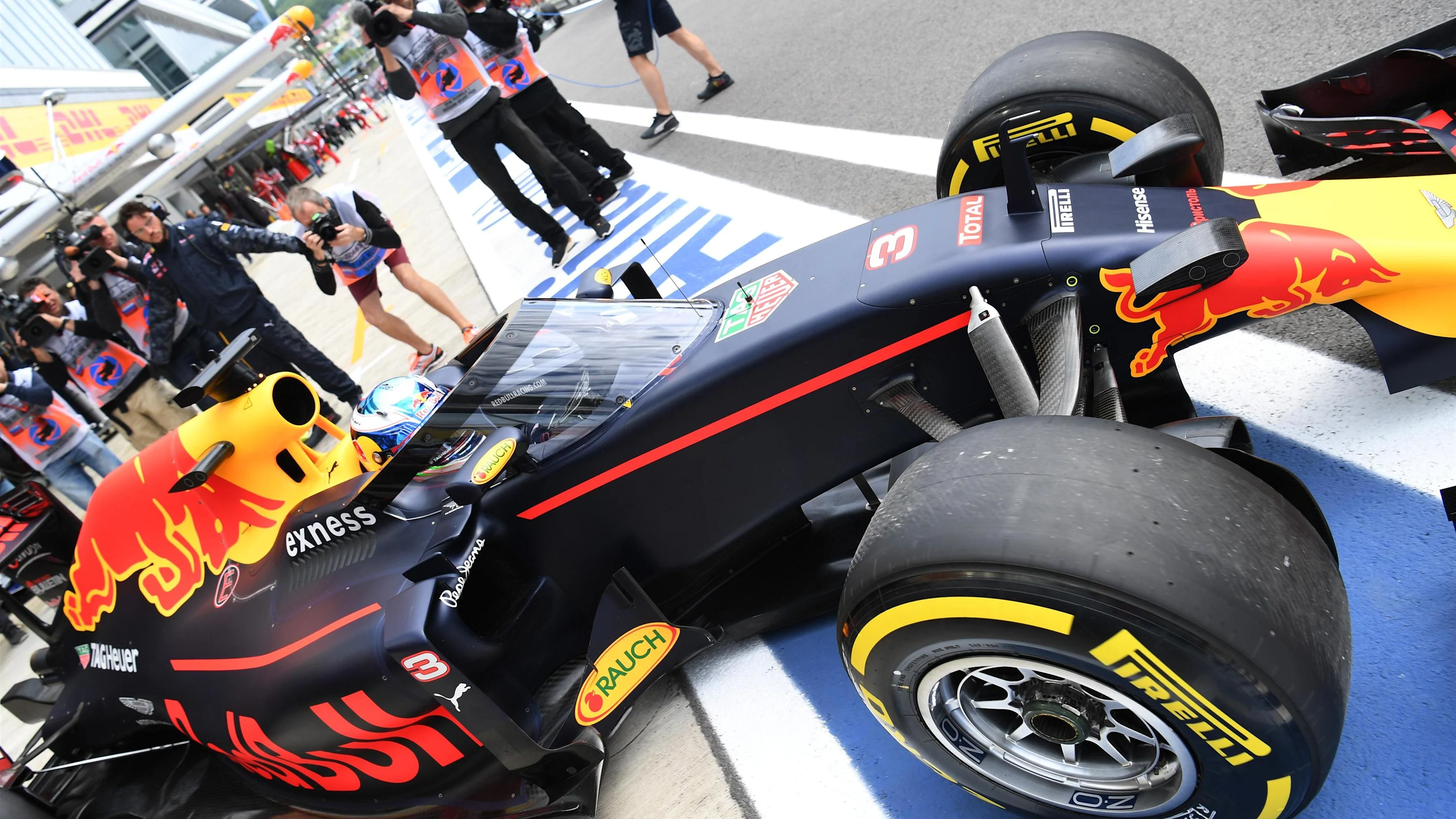 Daniel Ricciardo (AUS) Red Bull Racing RB12 with aeroscreen at Formula One World Championship, Rd4,