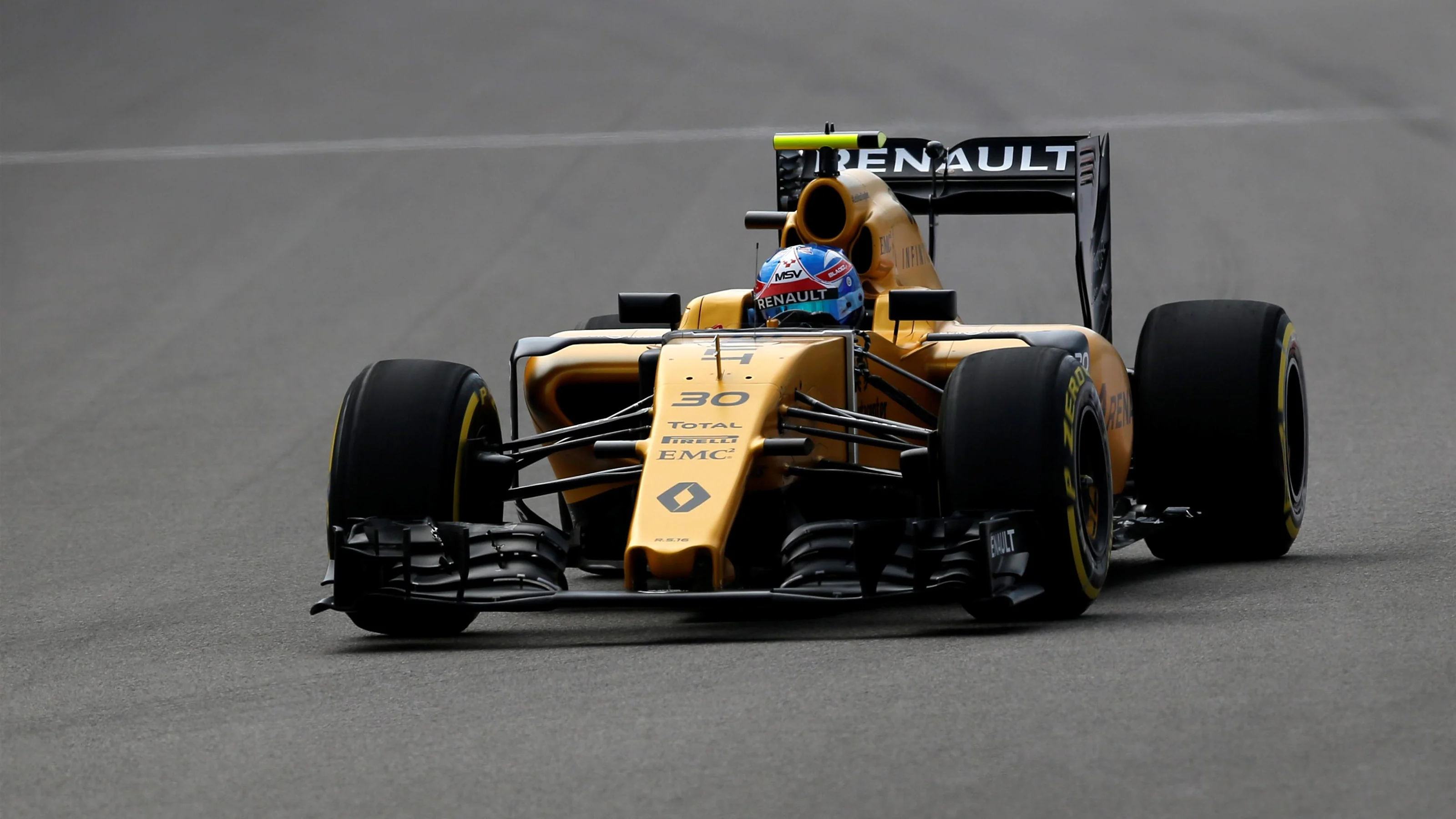 Jolyon Palmer (GBR) Renault Sport F1 Team RS16 at Formula One World Championship, Rd4, Russian