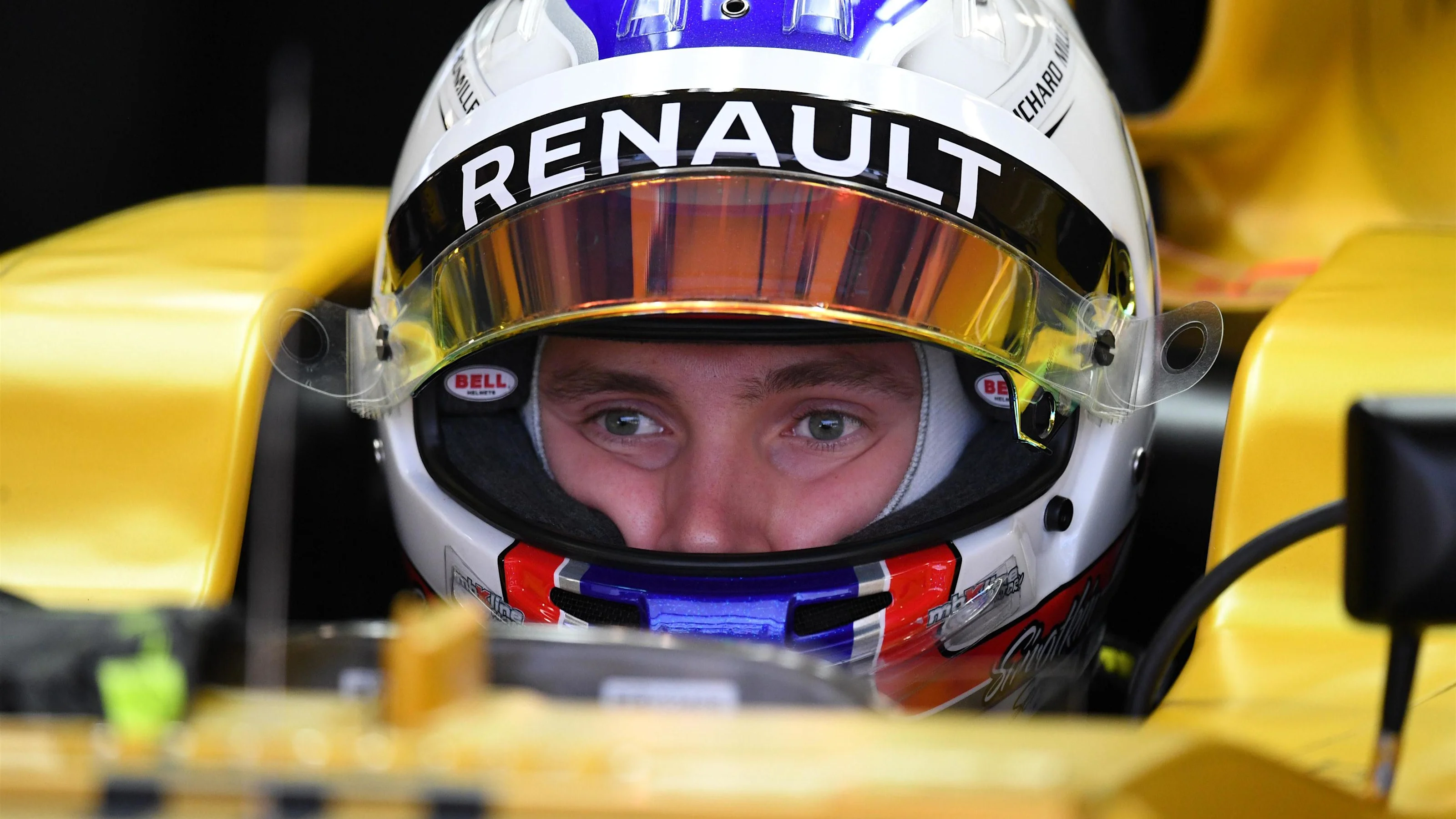 Sergey Sirotkin (RUS) Renault Sport F1 Team RS16 at Formula One World Championship, Rd4, Russian