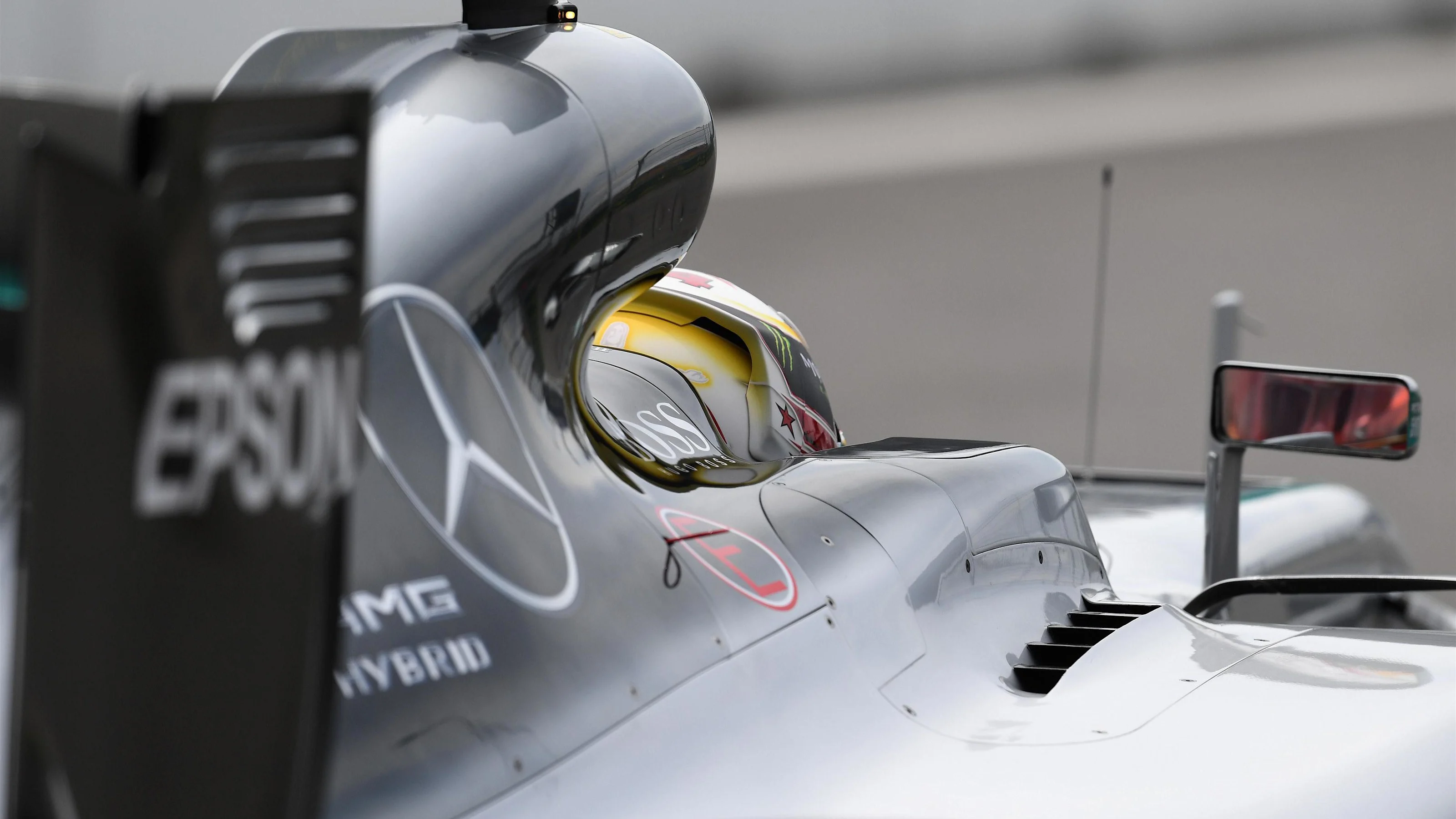 Lewis Hamilton (GBR) Mercedes-Benz F1 W07 Hybrid at Formula One World Championship, Rd4, Russian