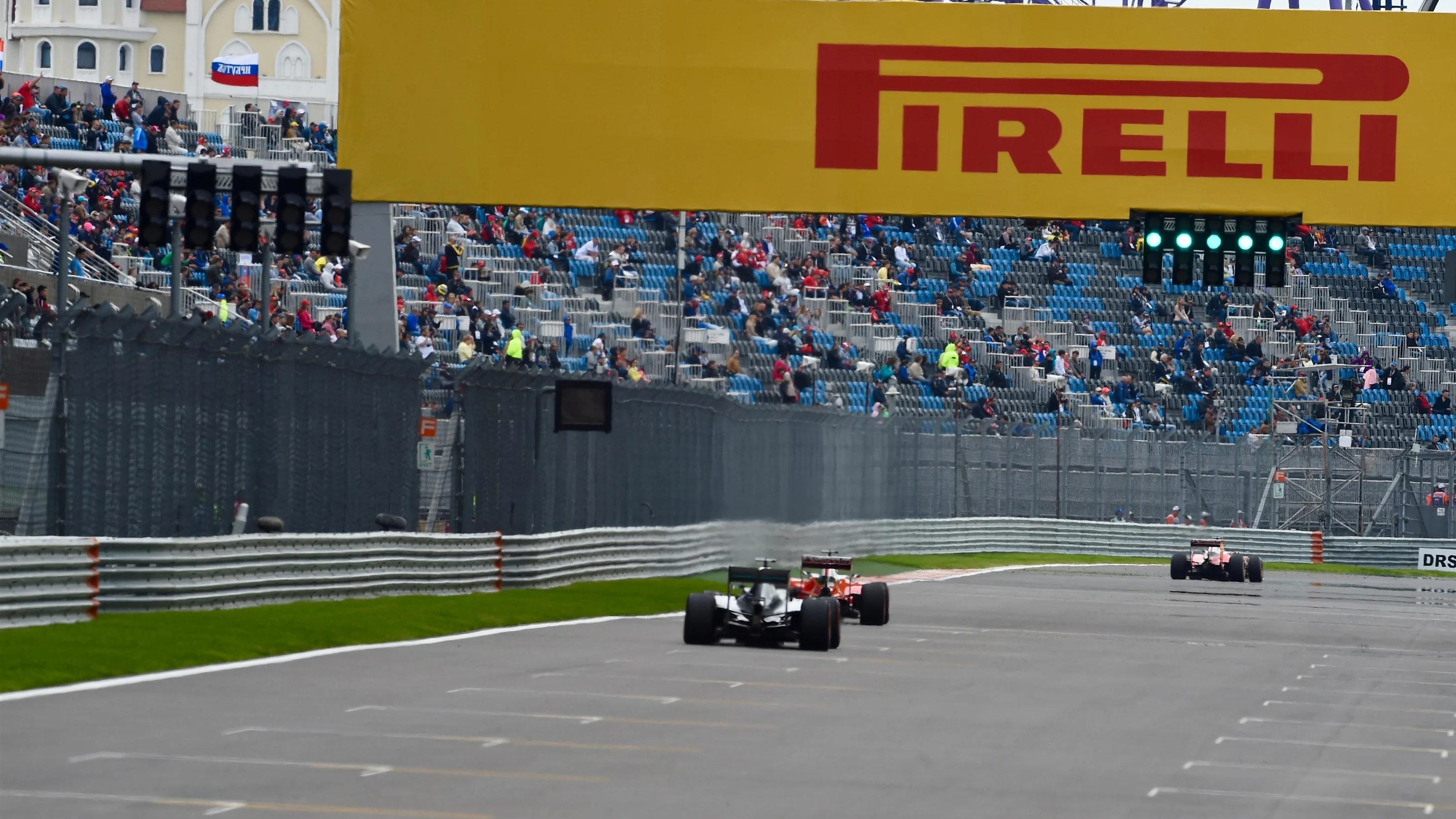 Rear action at Formula One World Championship, Rd4, Russian Grand Prix, Qualifying, Sochi Autodrom,