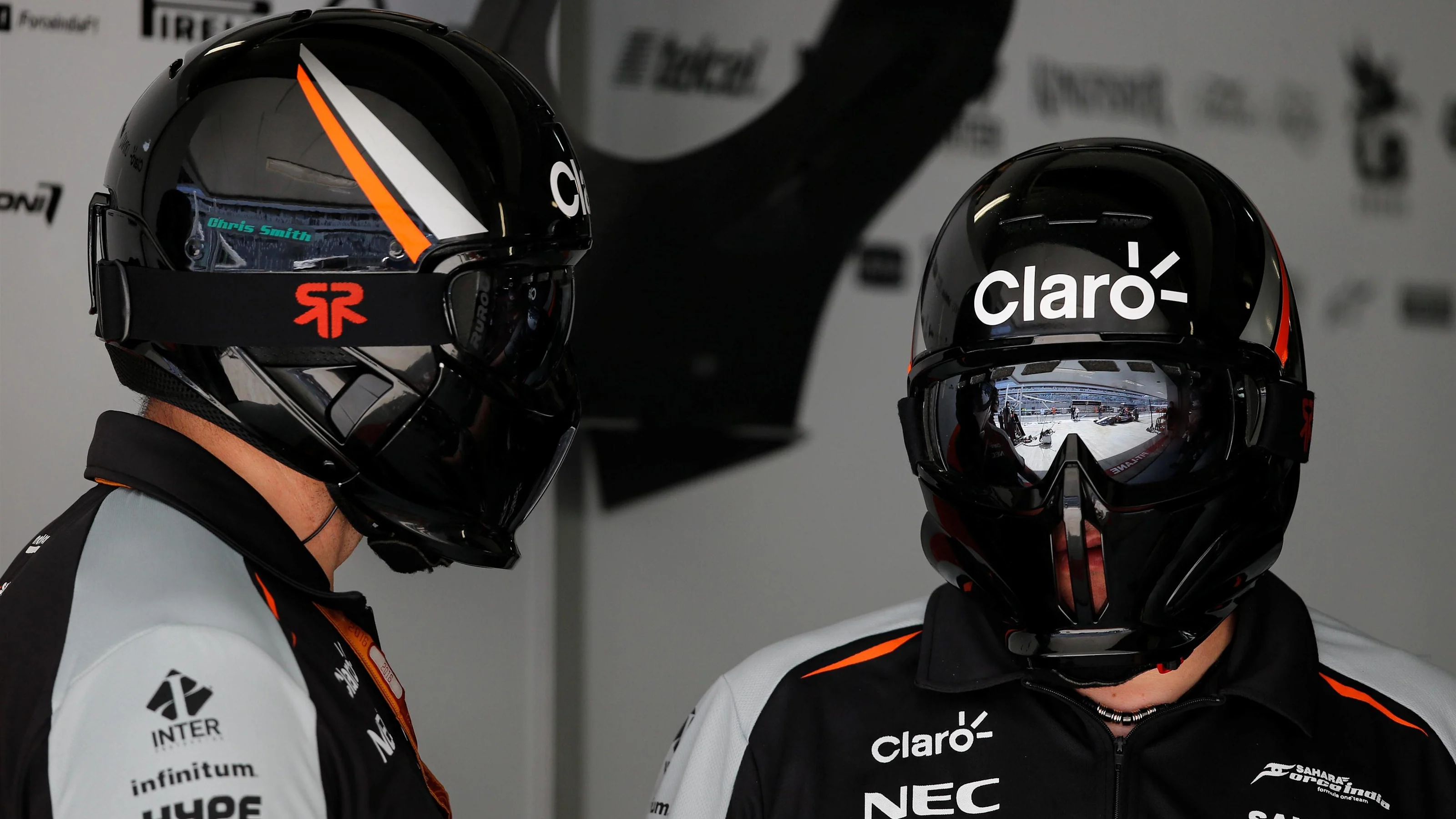 Force India mechanics at Formula One World Championship, Rd4, Russian Grand Prix, Qualifying, Sochi