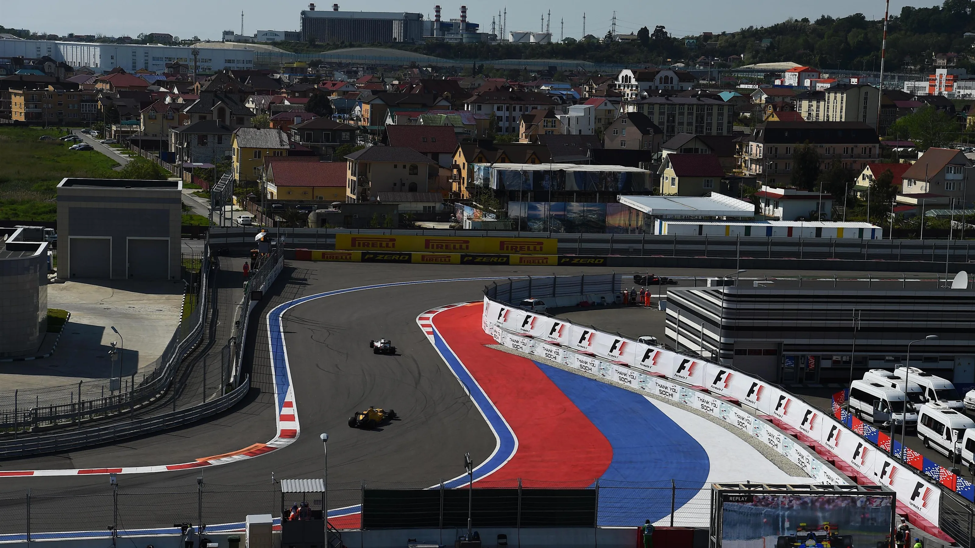 Kevin Magnussen (DEN) Renault Sport F1 Team RS16 at Formula One World Championship, Rd4, Russian
