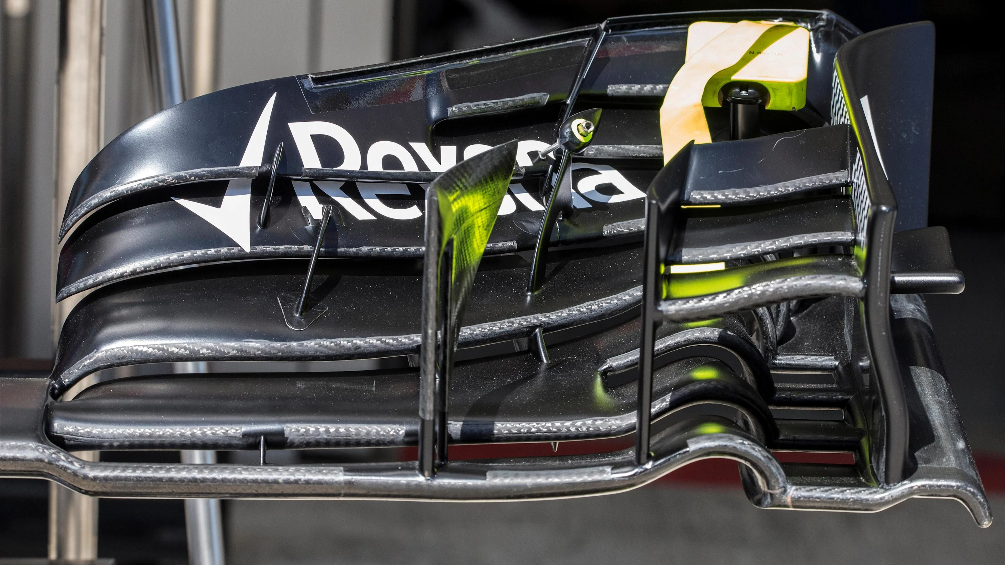 Williams FW38 front wing detail at Formula One World Championship, Rd4, Russian Grand Prix,