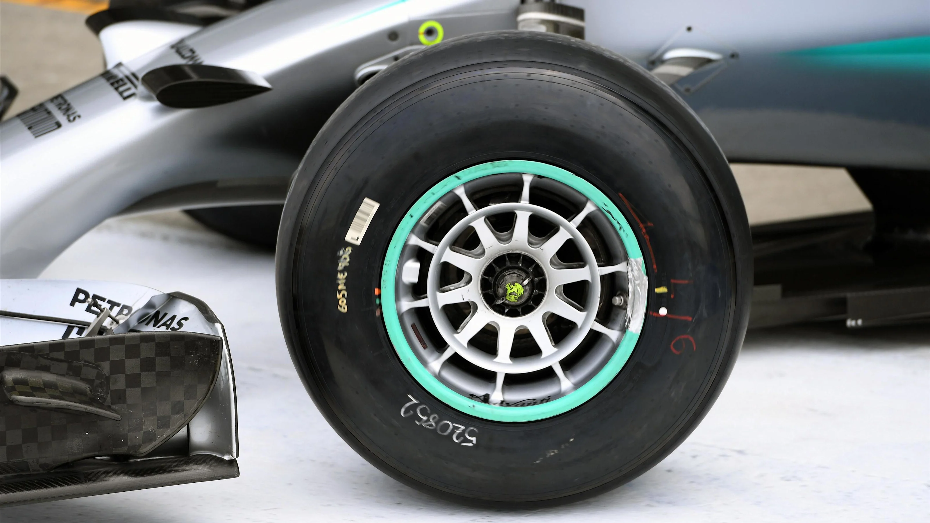 Pascal Wehrlein (GER) Mercedes AMG F1 W05 with unmarked Pirelli tyres at Formula One Testing, Day