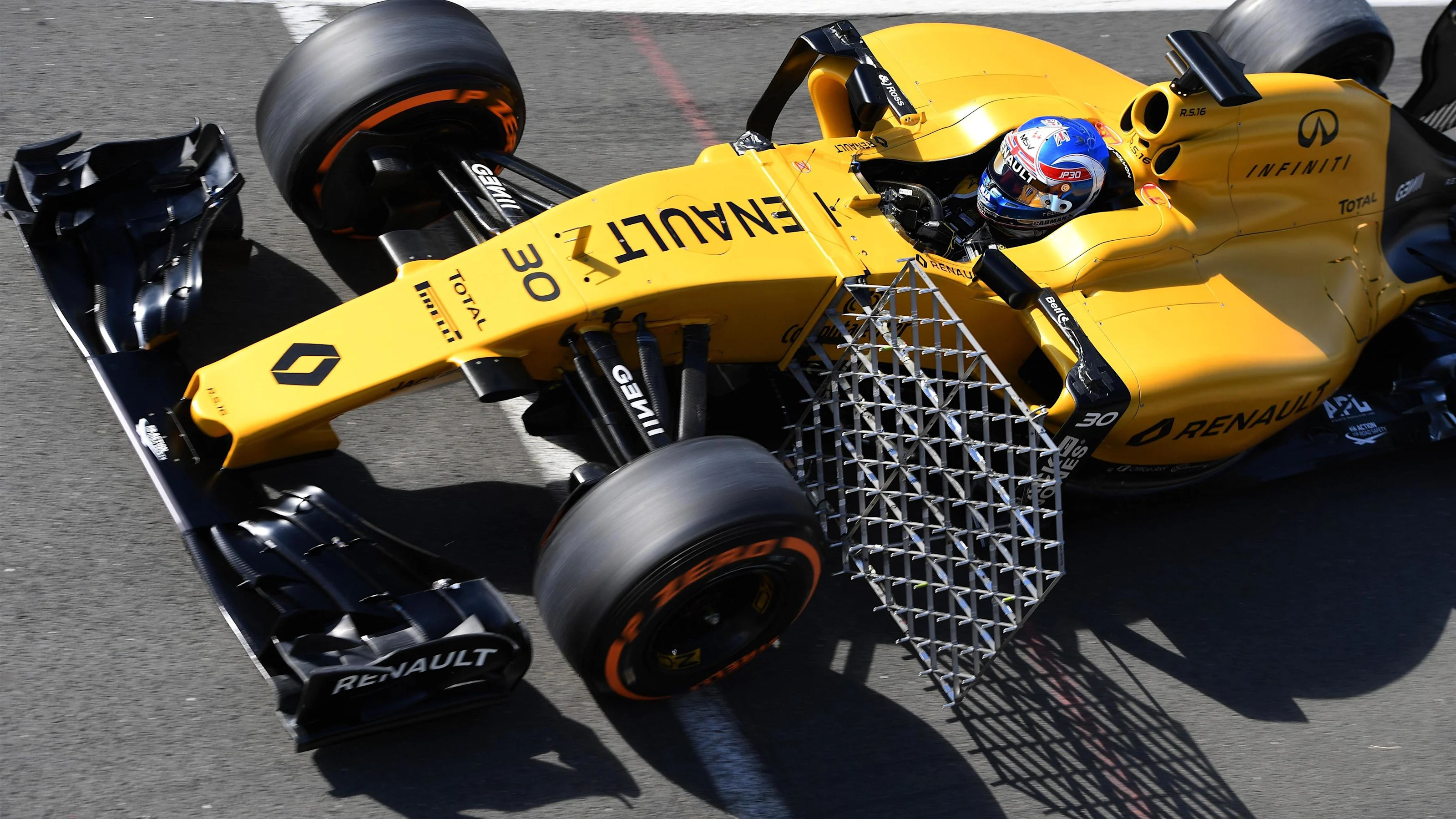 Jolyon Palmer (GBR) Renault Sport F1 Team RS16 with aero sensors at Formula One Testing, Day Two,