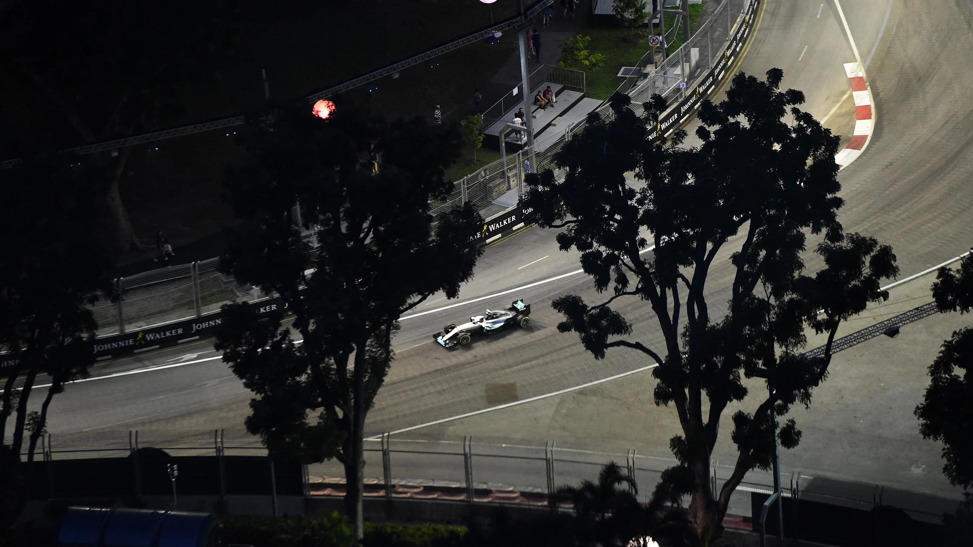Nico Rosberg (GER) Mercedes-Benz F1 W07 Hybrid at Formula One World Championship, Rd15, Singapore