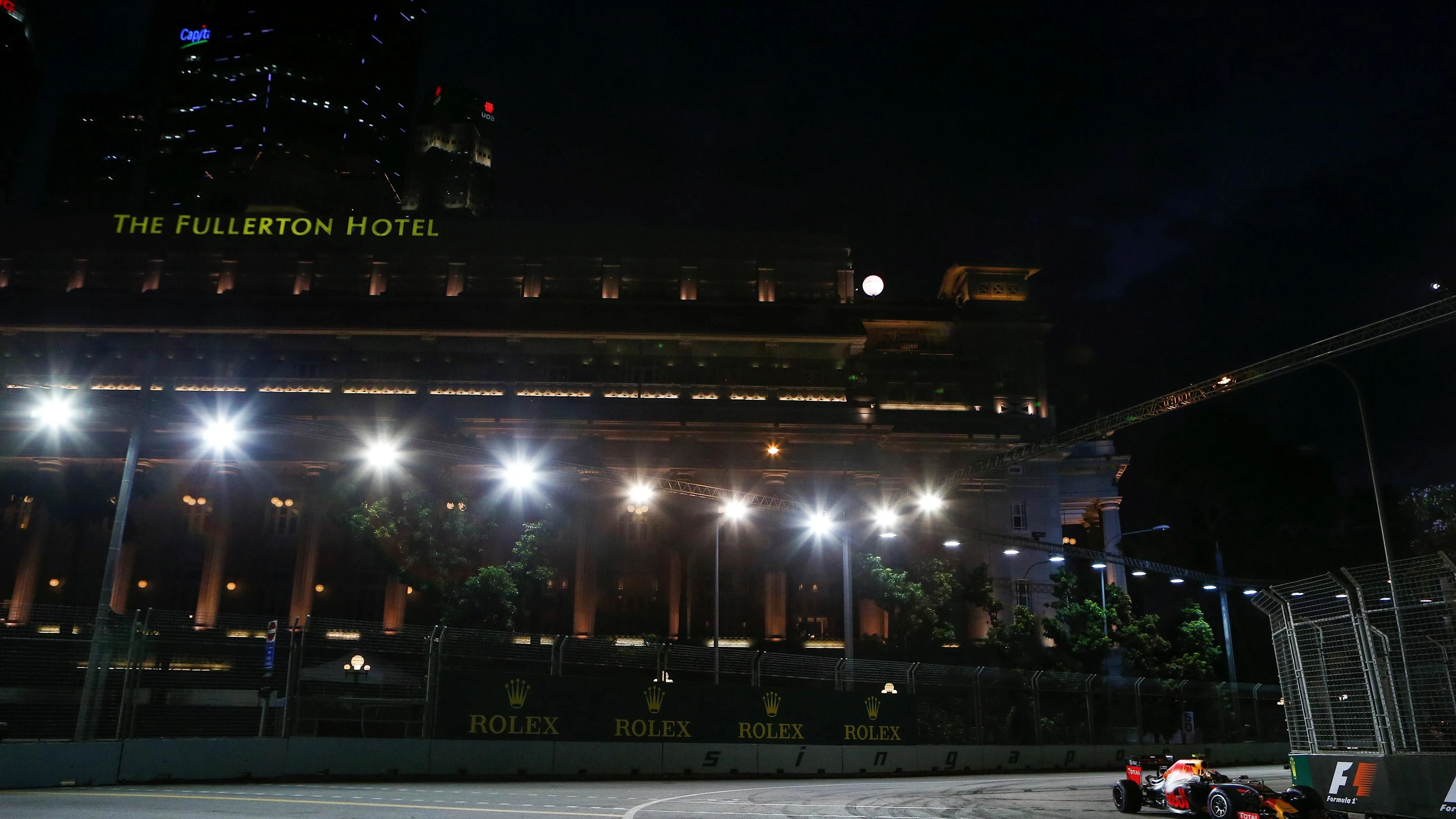 Max Verstappen (NED) Red Bull Racing RB12 at Formula One World Championship, Rd15, Singapore Grand