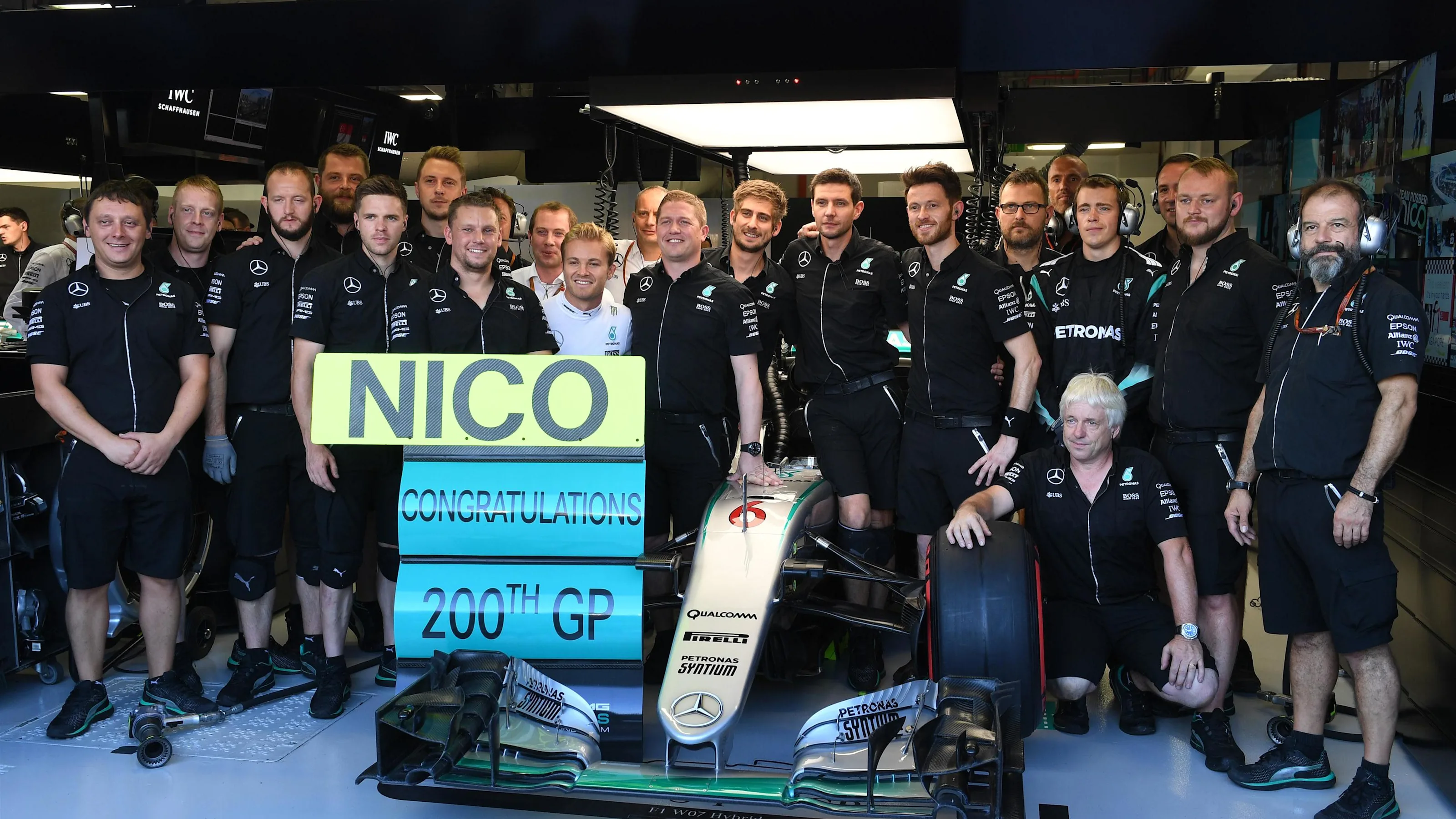 Nico Rosberg (GER) Mercedes AMG F1 celebrates his 200th Grand Prix at Formula One World