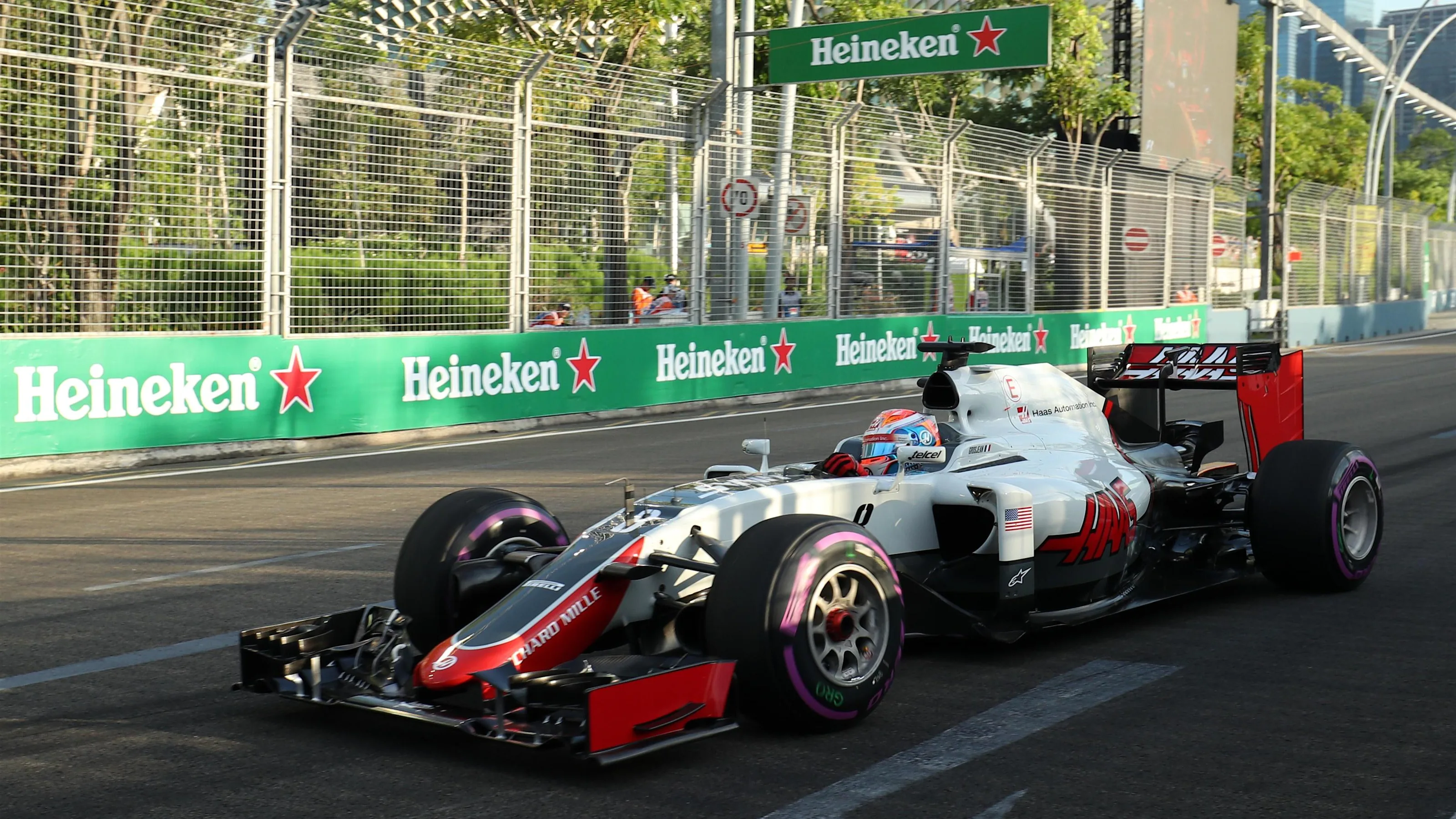 Romain Grosjean (FRA) Haas VF-16 at Formula One World Championship, Rd15, Singapore Grand Prix,