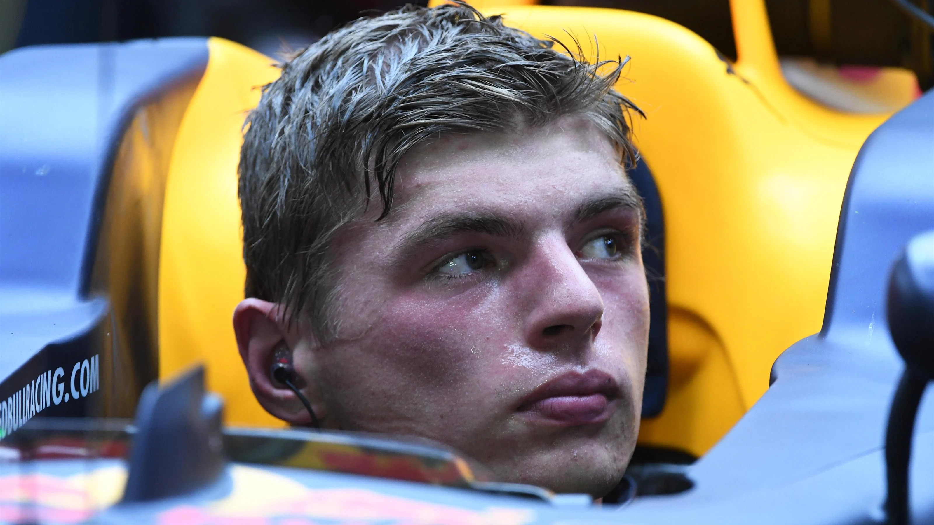 Max Verstappen (NED) Red Bull Racing RB12 at Formula One World Championship, Rd15, Singapore Grand