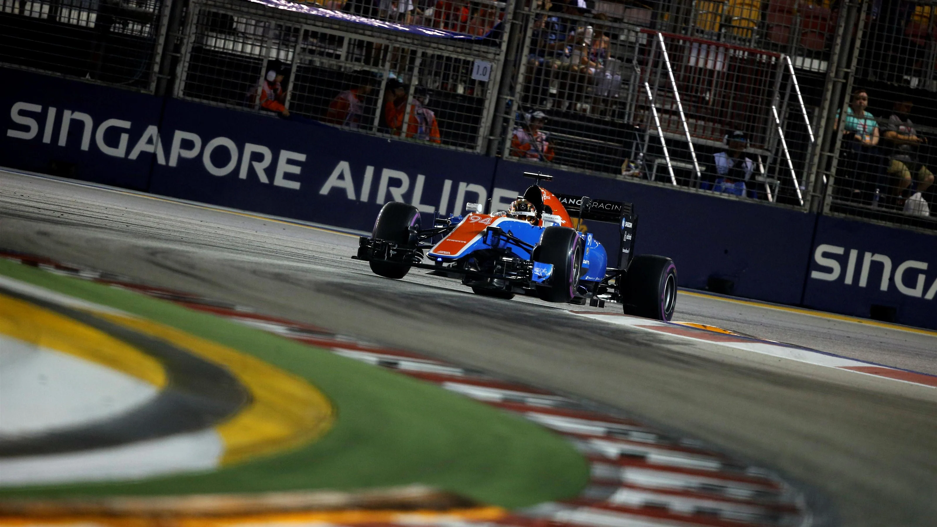Pascal Wehrlein (GER) Manor Racing MRT05 at Formula One World Championship, Rd15, Singapore Grand