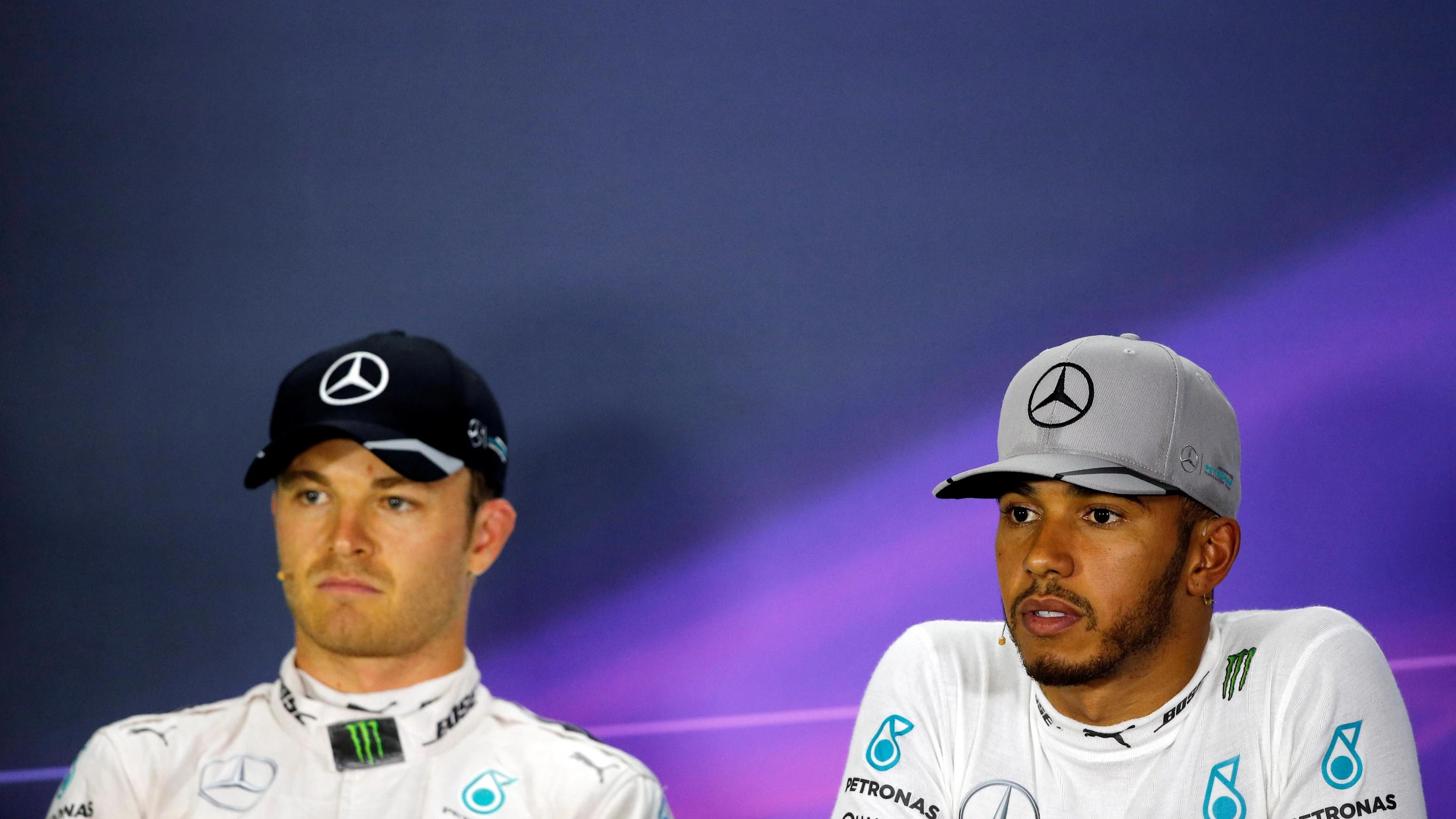 Nico Rosberg (GER) Mercedes AMG F1 and Lewis Hamilton (GBR) Mercedes AMG F1 in the Press Conference