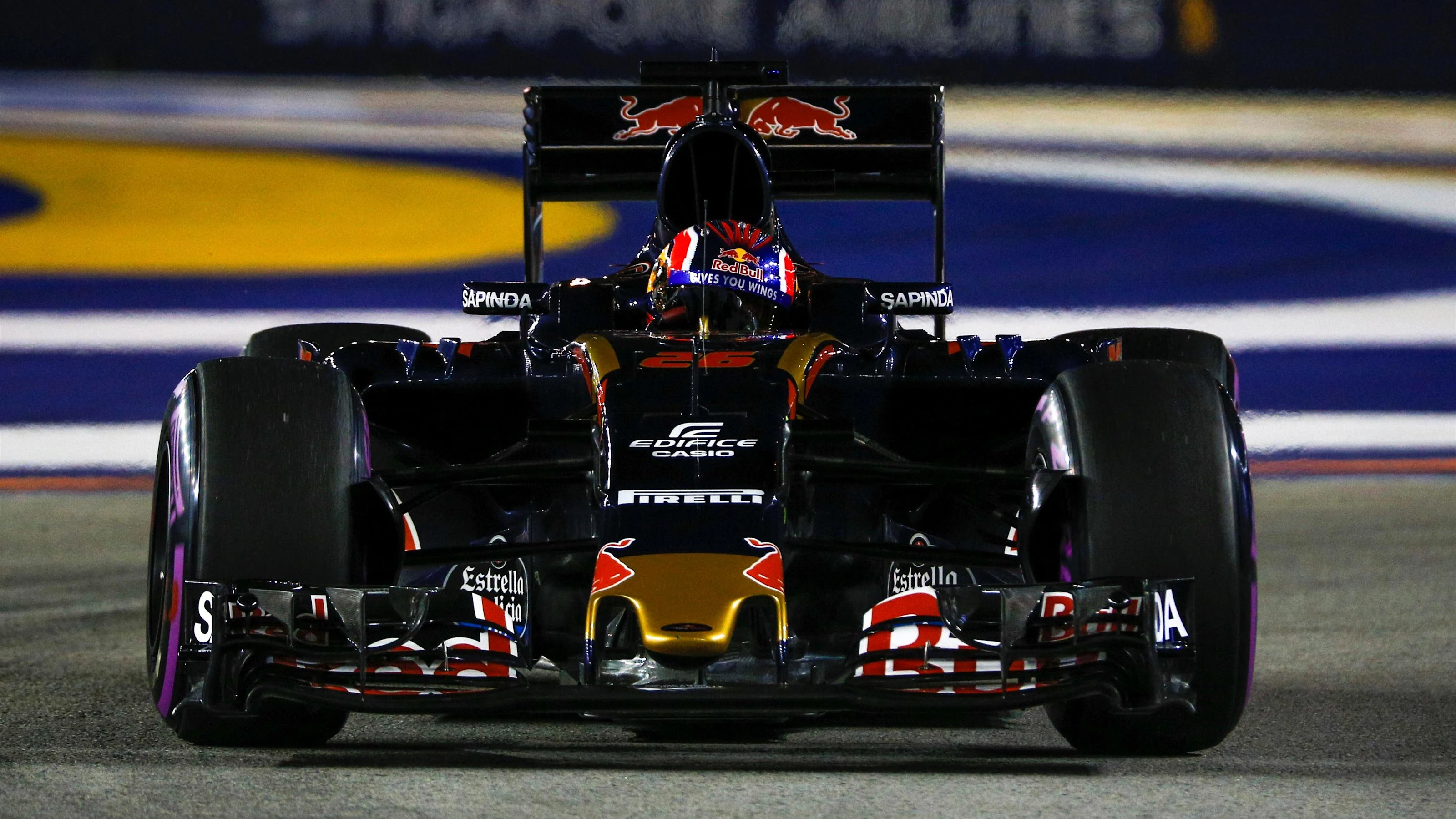 Daniil Kvyat (RUS) Scuderia Toro Rosso STR11 at Formula One World Championship, Rd15, Singapore