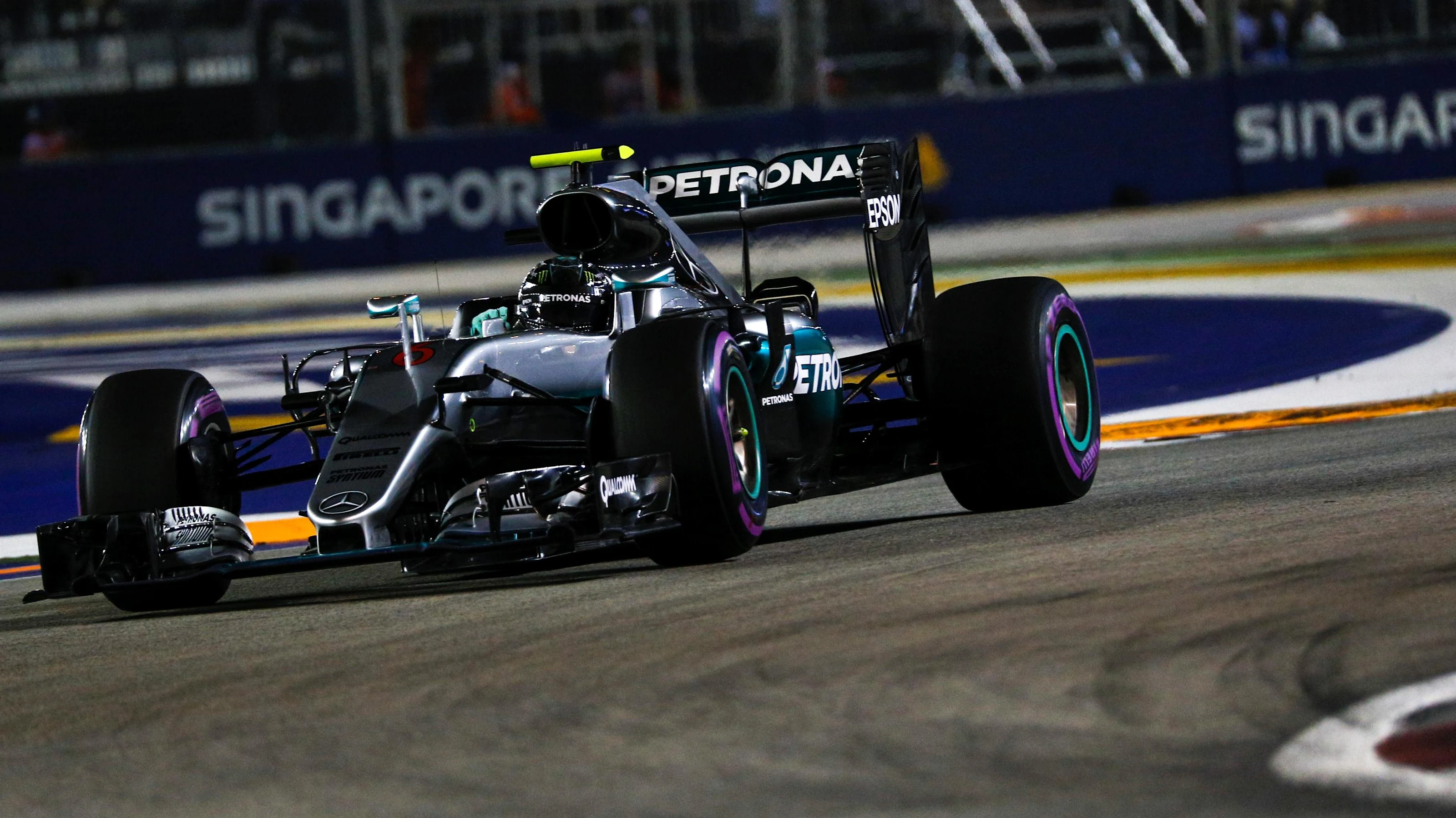 Nico Rosberg (GER) Mercedes-Benz F1 W07 Hybrid at Formula One World Championship, Rd15, Singapore