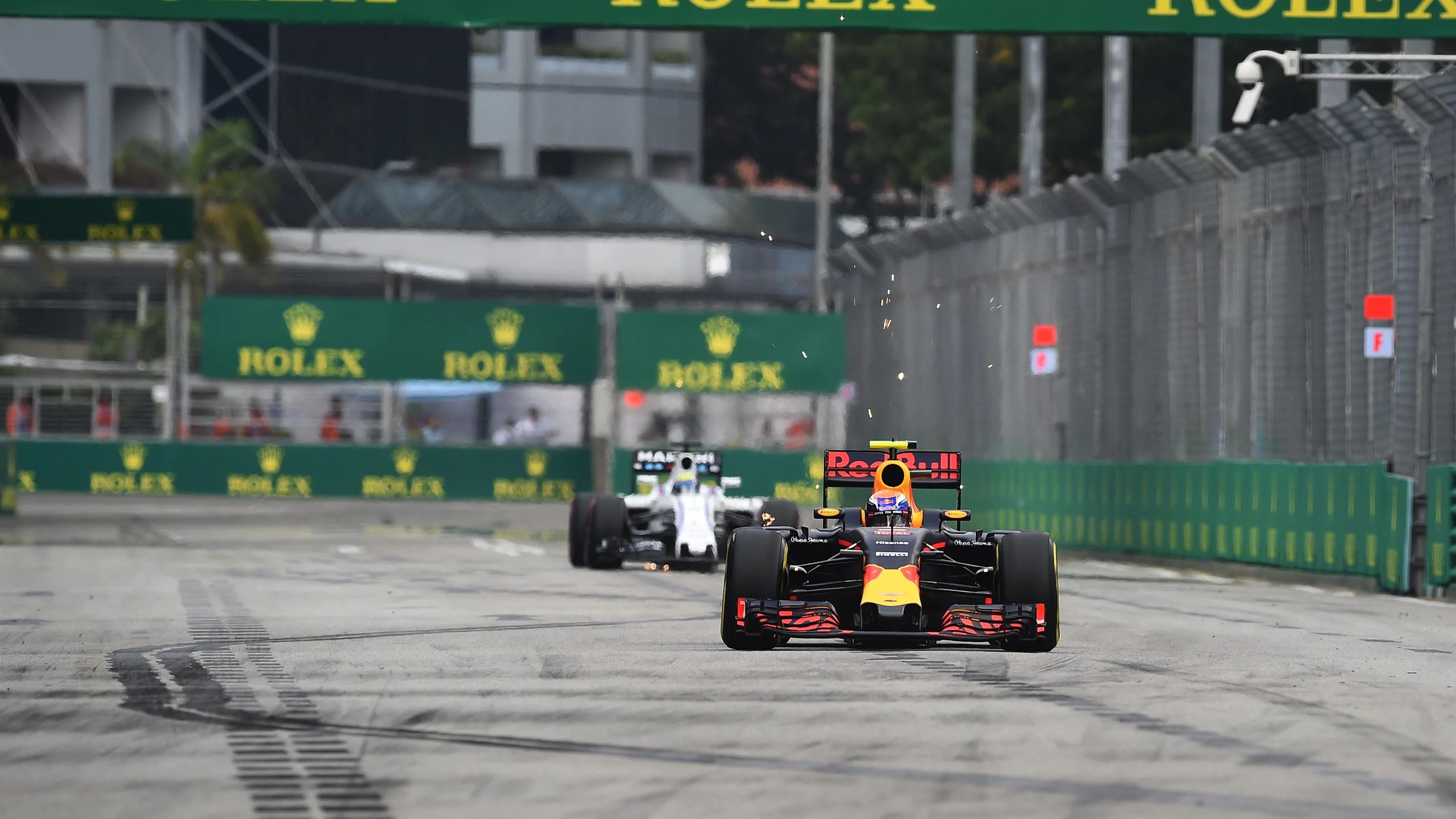 Max Verstappen (NED) Red Bull Racing RB12 at Formula One World Championship, Rd15, Singapore Grand