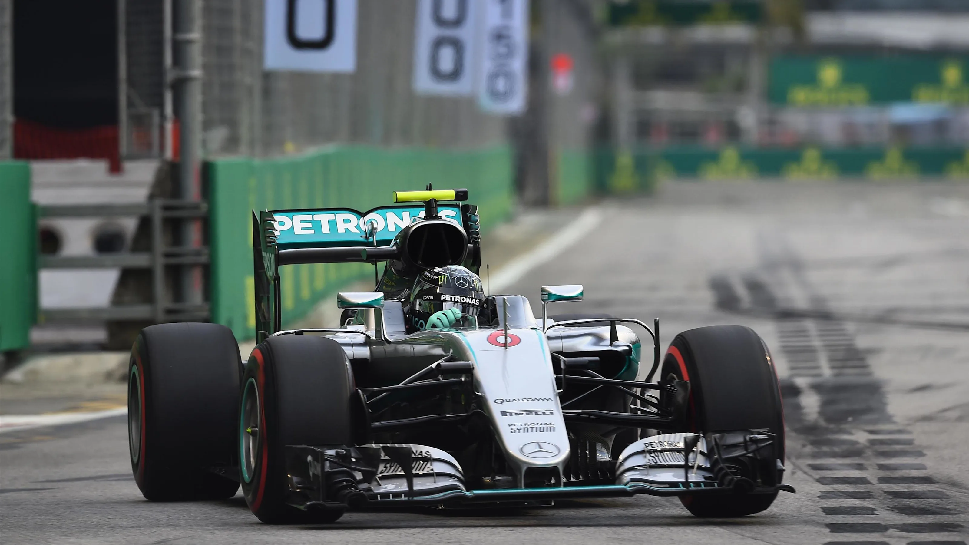 Nico Rosberg (GER) Mercedes-Benz F1 W07 Hybrid at Formula One World Championship, Rd15, Singapore