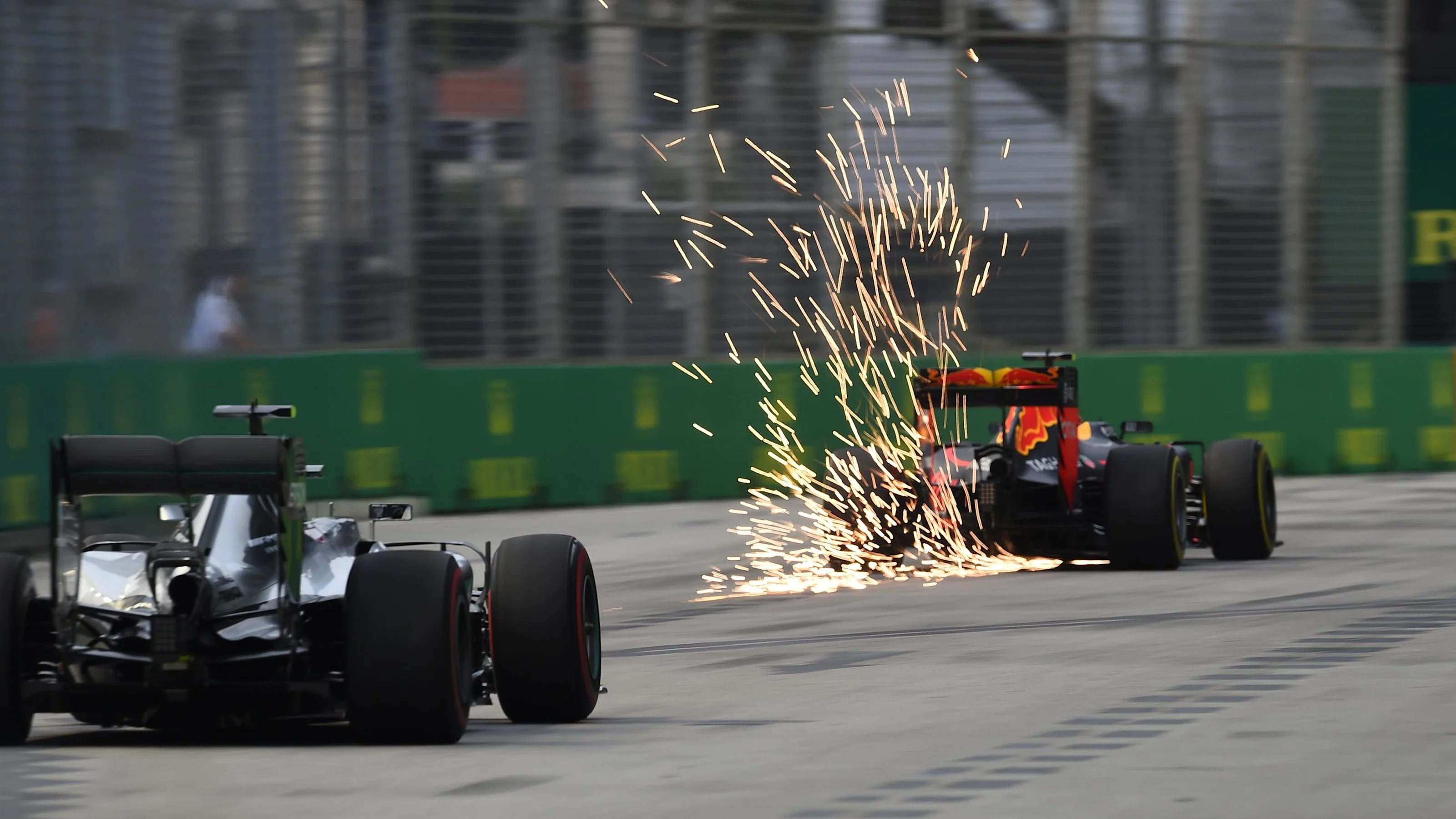 Max Verstappen (NED) Red Bull Racing RB12 sparks at Formula One World Championship, Rd15, Singapore
