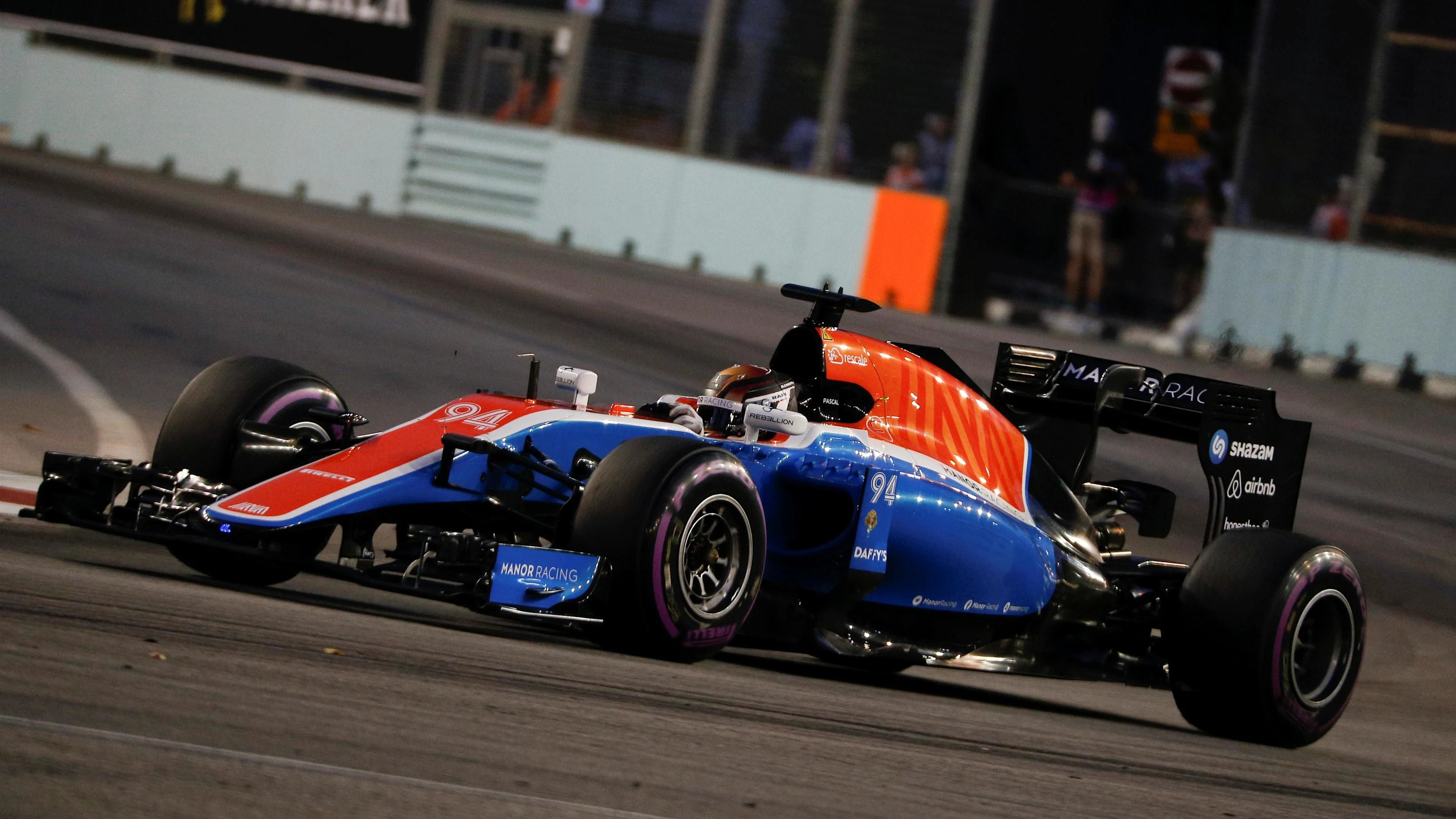 Pascal Wehrlein (GER) Manor Racing MRT05 at Formula One World Championship, Rd15, Singapore Grand