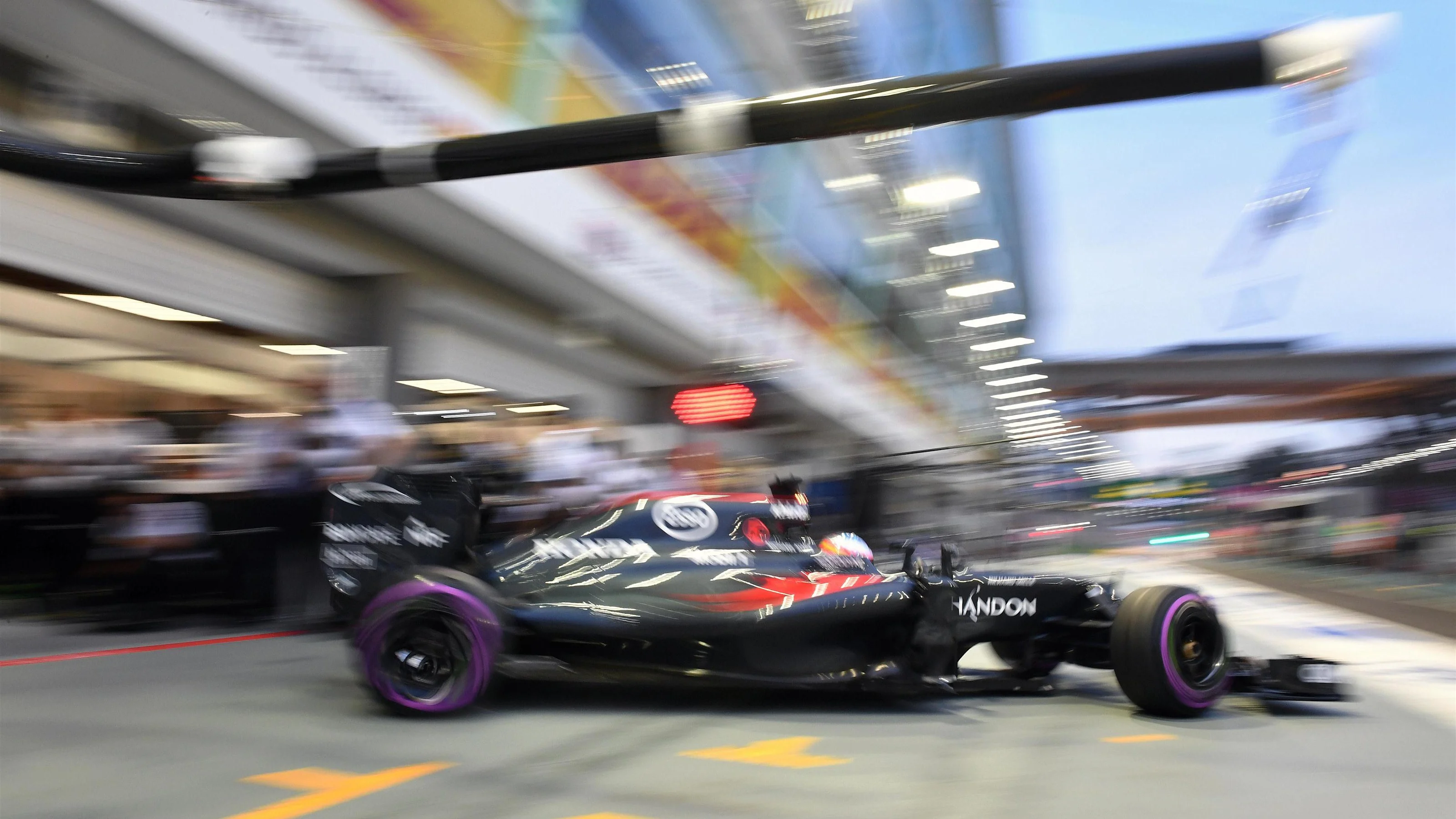 Fernando Alonso (ESP) McLaren MP4-31 at Formula One World Championship, Rd15, Singapore Grand Prix,