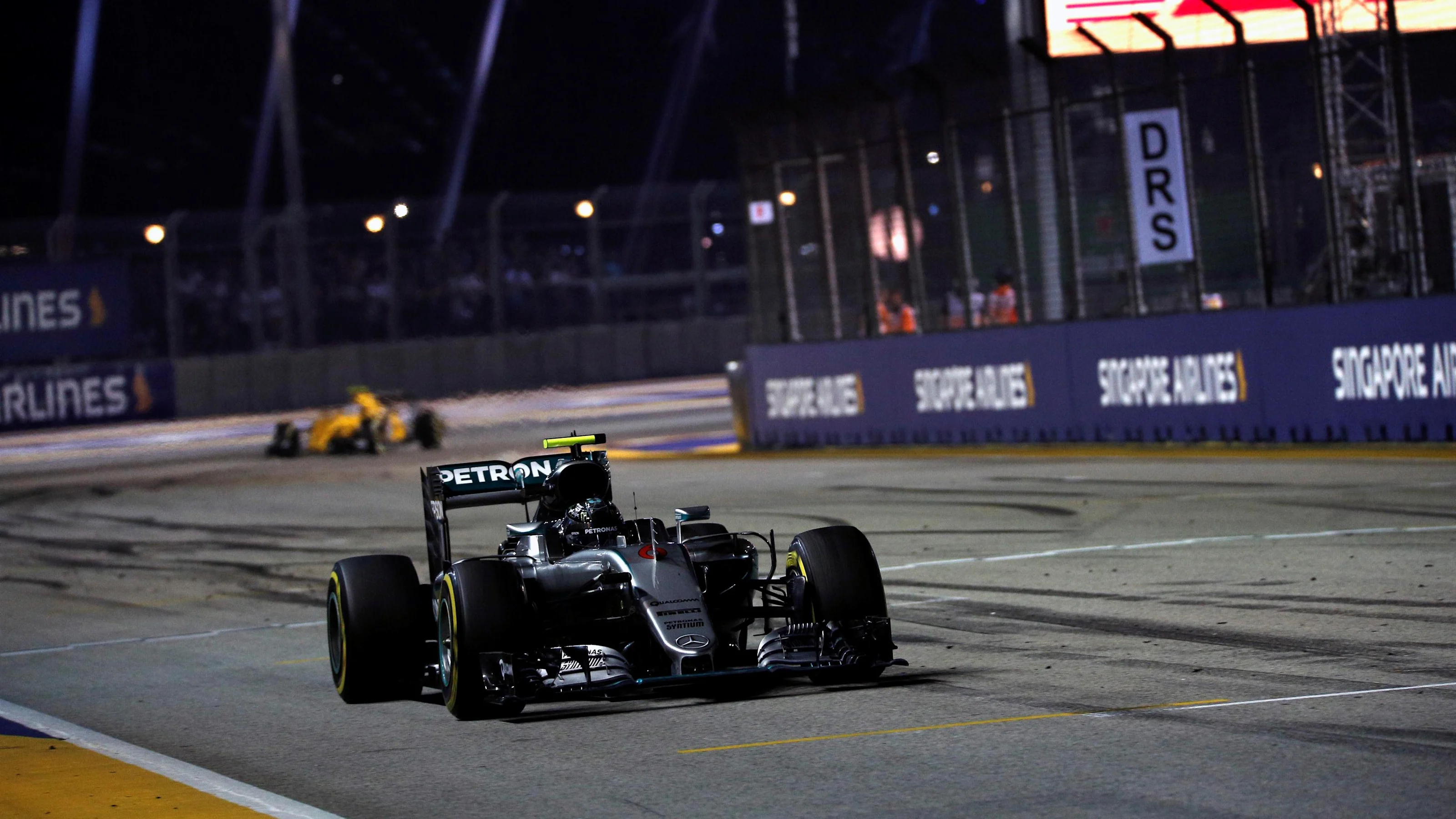Nico Rosberg (GER) Mercedes-Benz F1 W07 Hybrid at Formula One World Championship, Rd15, Singapore