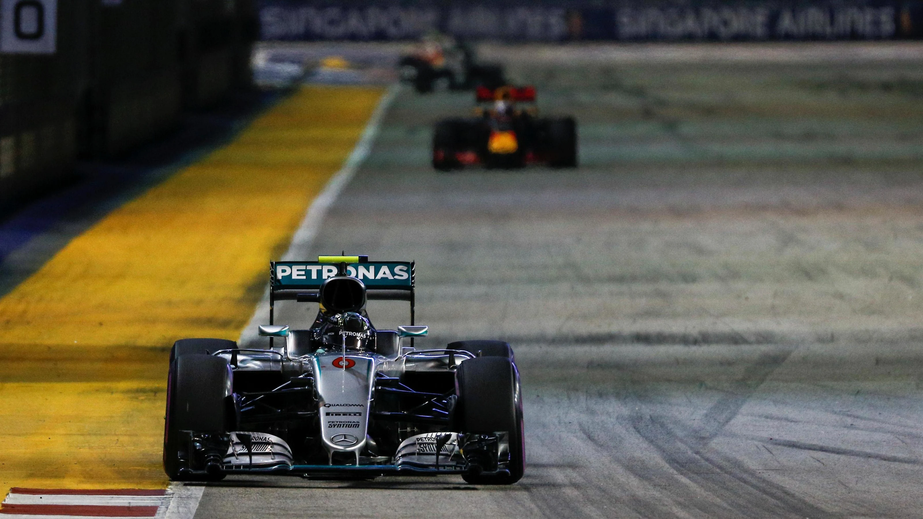 Nico Rosberg (GER) Mercedes-Benz F1 W07 Hybrid at Formula One World Championship, Rd15, Singapore