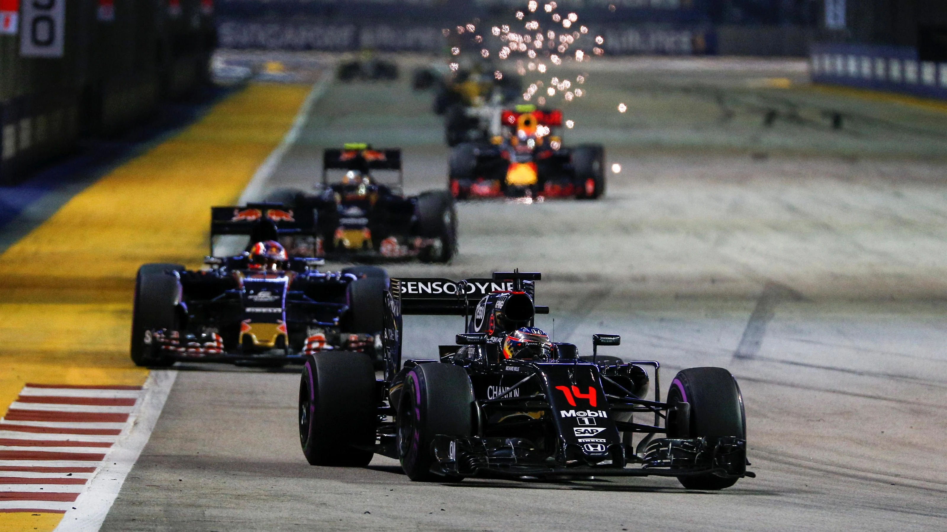 Fernando Alonso (ESP) McLaren MP4-31 at Formula One World Championship, Rd15, Singapore Grand Prix,