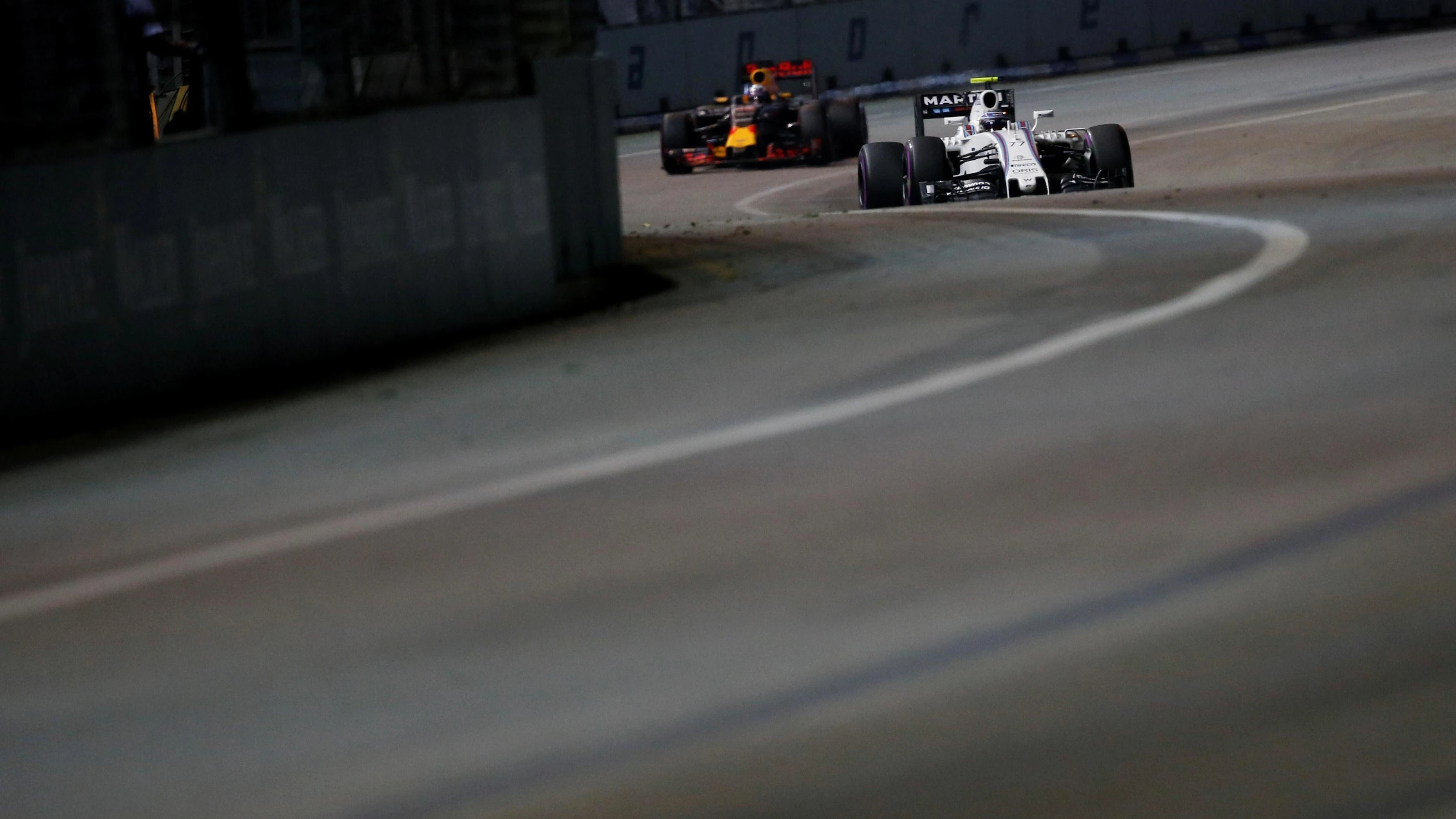 Valtteri Bottas (FIN) Williams FW38 at Formula One World Championship, Rd15, Singapore Grand Prix,