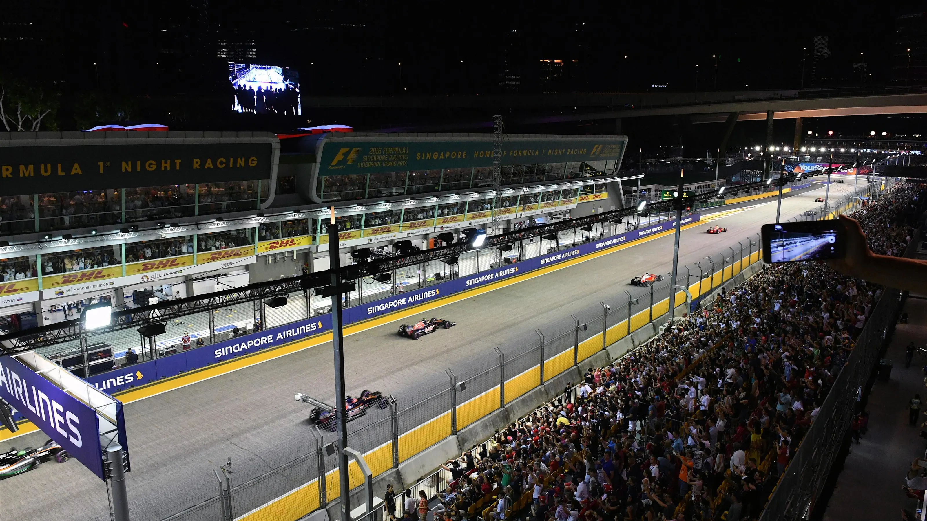 Formation lap at Formula One World Championship, Rd15, Singapore Grand Prix, Race, Marina Bay