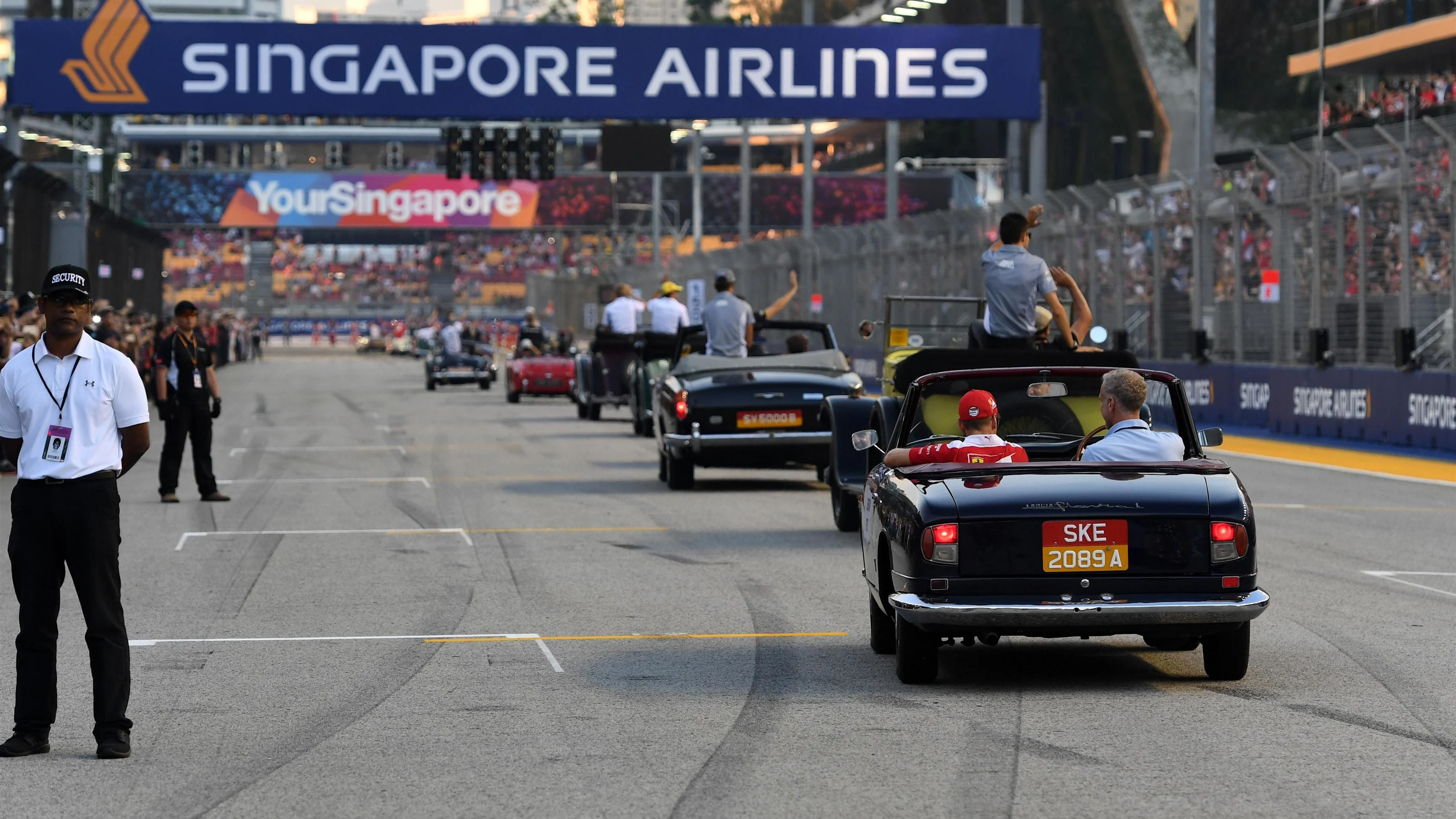 Drivers parade at Formula One World Championship, Rd15, Singapore Grand Prix, Race, Marina Bay