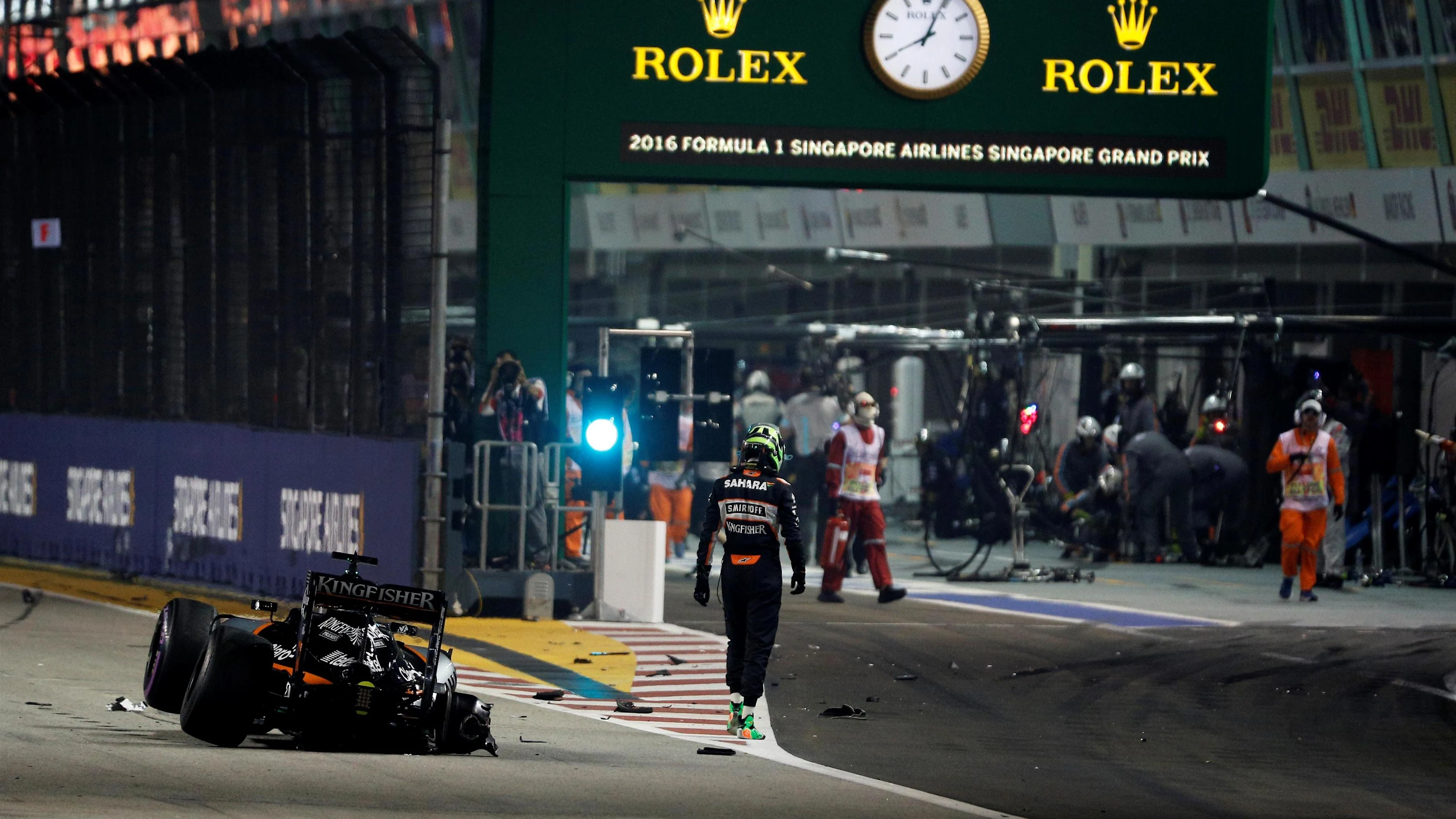 Nico Hulkenberg (GER) Force India VJM09 crashes out of the race at Formula One World Championship,