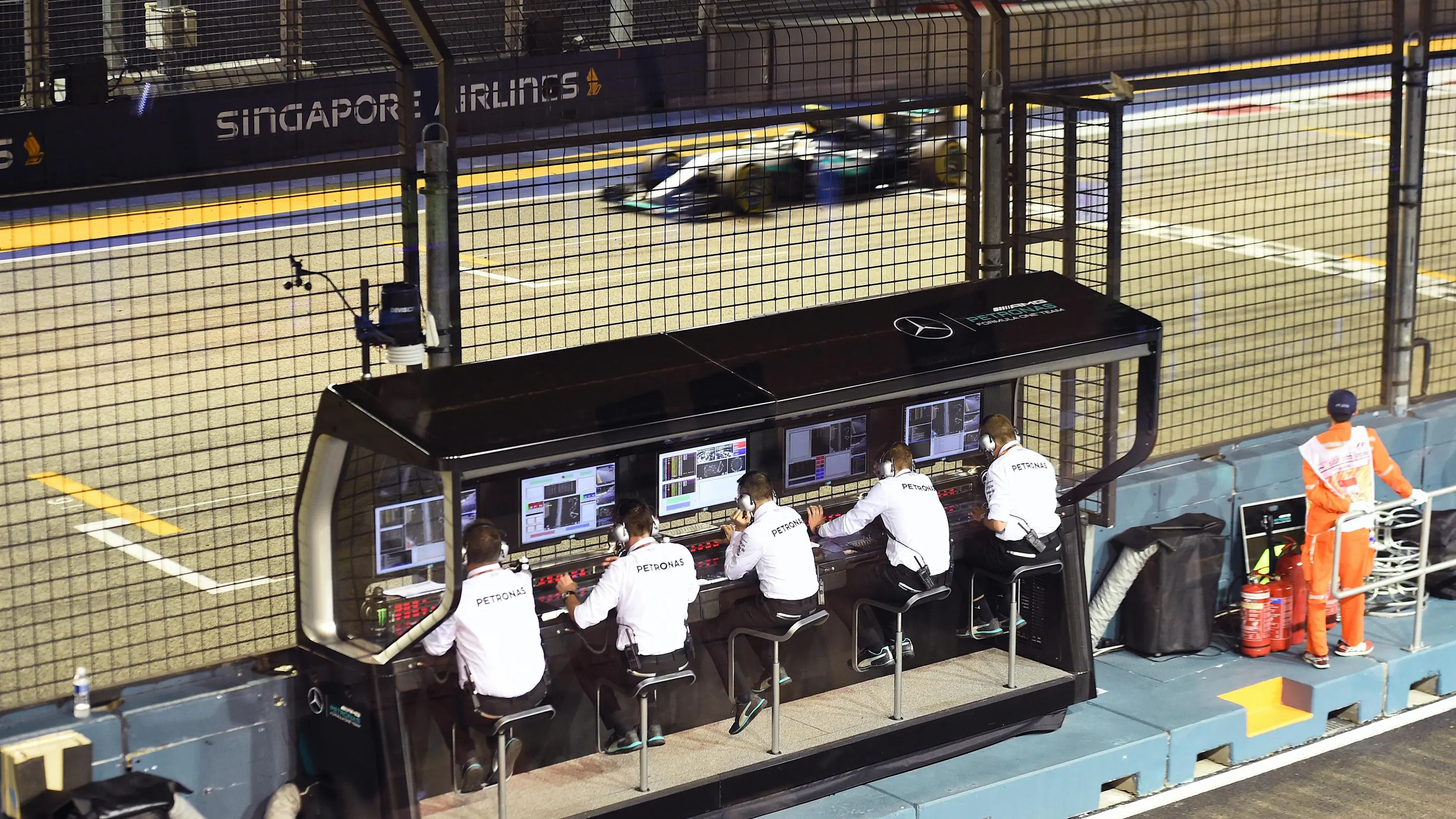 Nico Rosberg (GER) Mercedes-Benz F1 W07 Hybrid passes the pit wall gantry at Formula One World