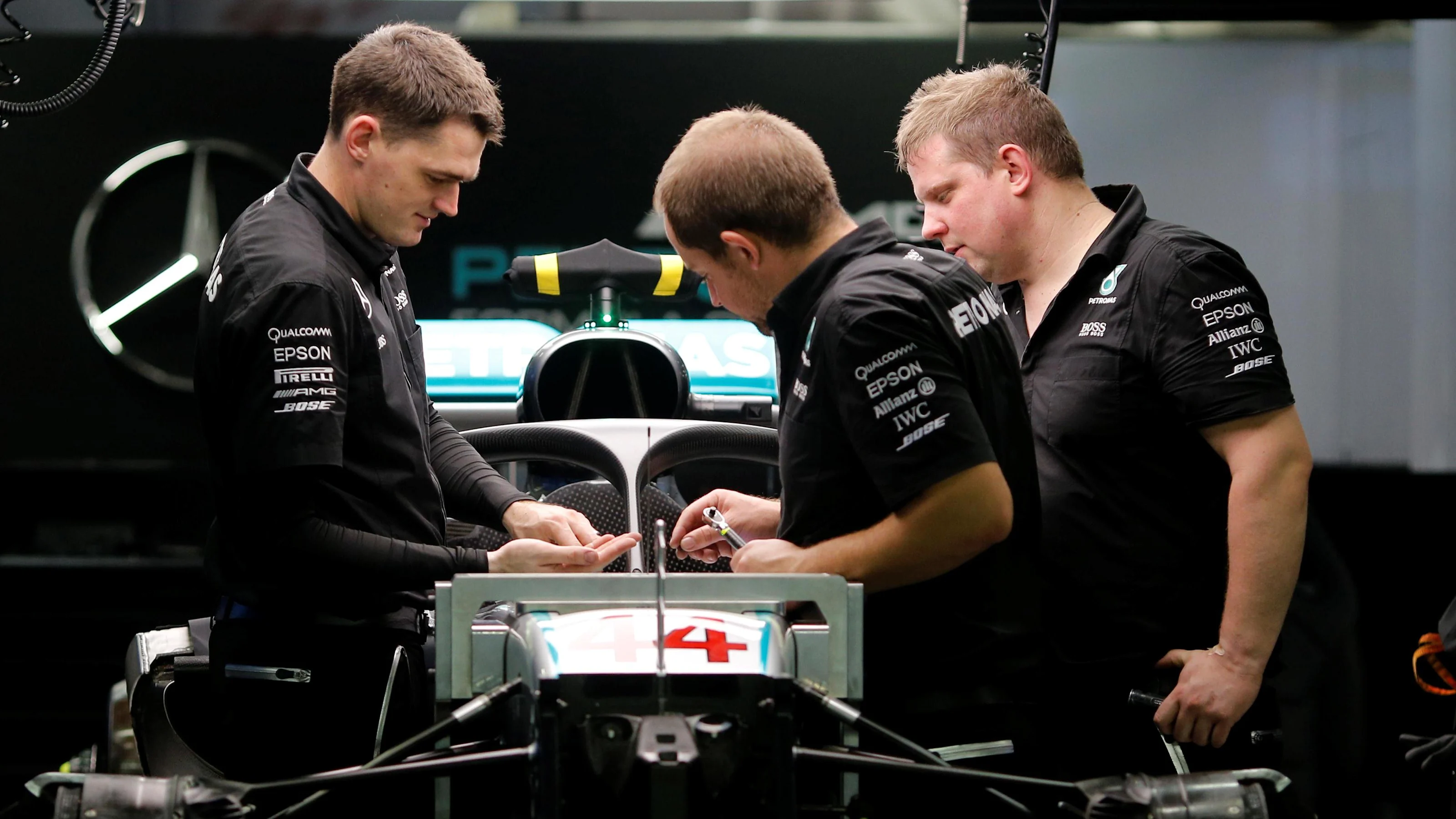 Halo on the Mercedes-Benz F1 W07 Hybrid at Formula One World Championship, Rd15, Singapore Grand